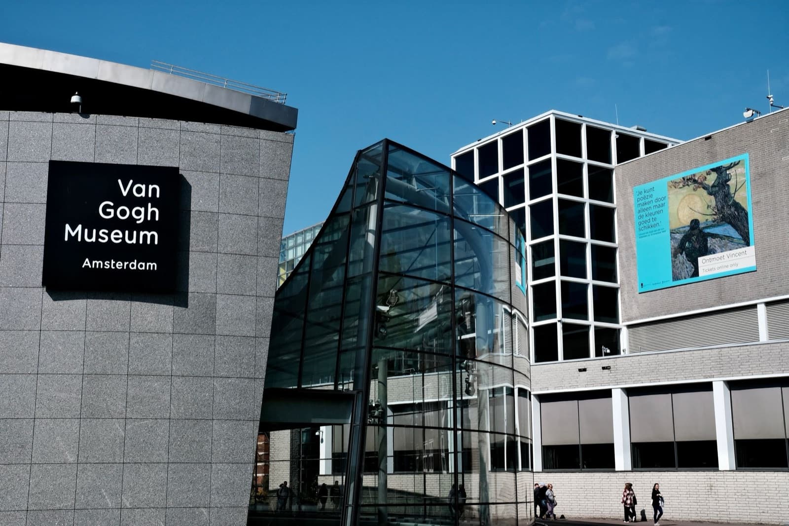 Van Gogh Museum: the Kurokawa wing, the glass hall and the Rietveld building behind