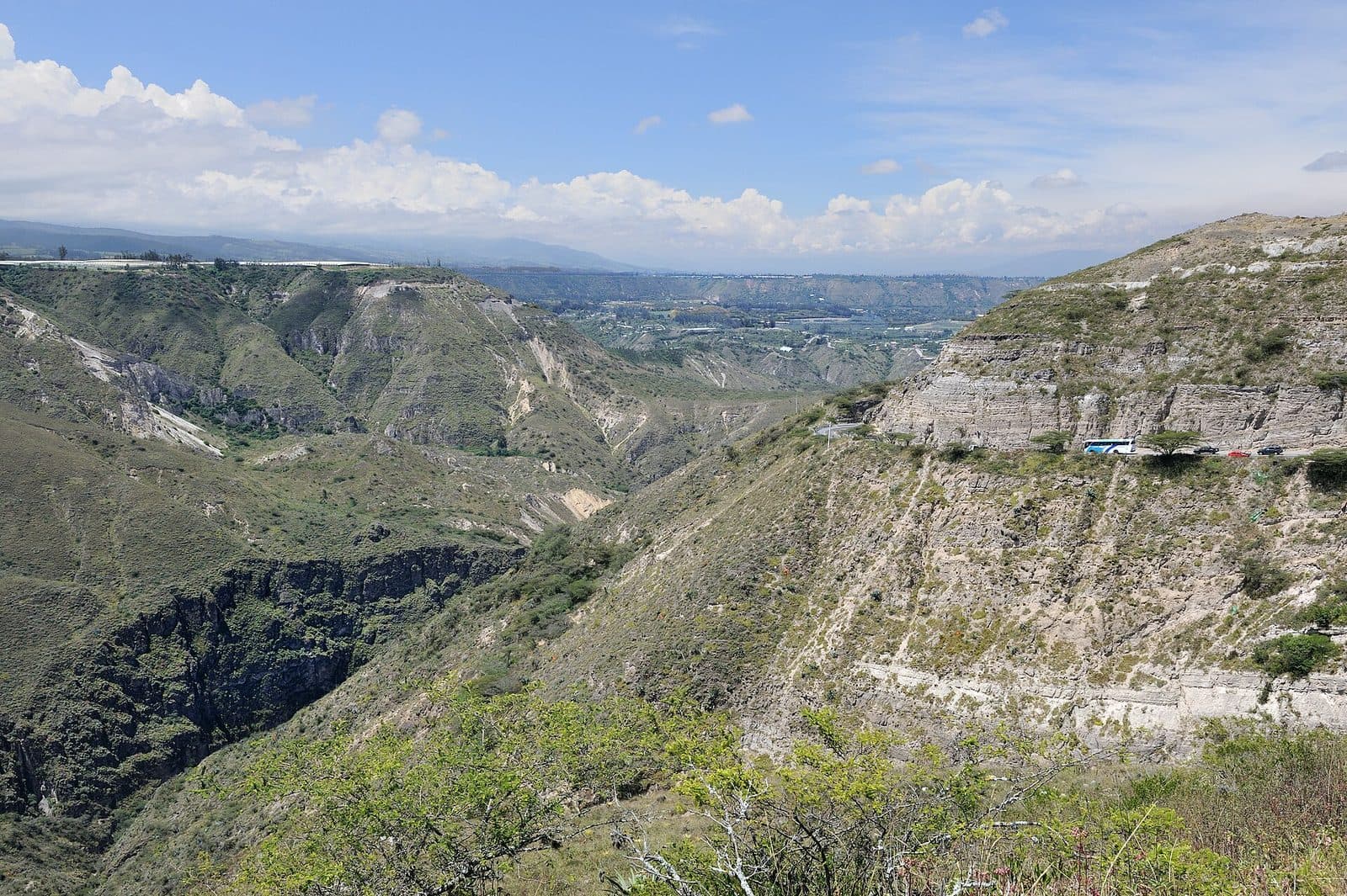 Self-Guided Walking Tours in Ecuador (2026)