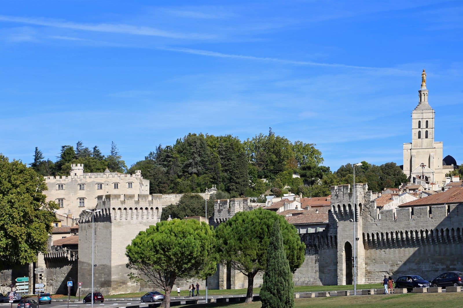 How a Provincial Town Became the Capital of Christendom: The Avignon Papacy