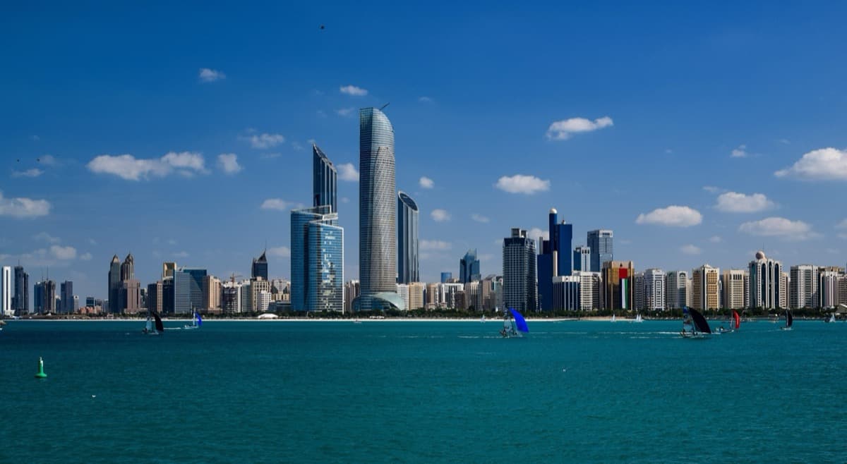 Best Self-Guided Walking Tours in Abu Dhabi (2026)
