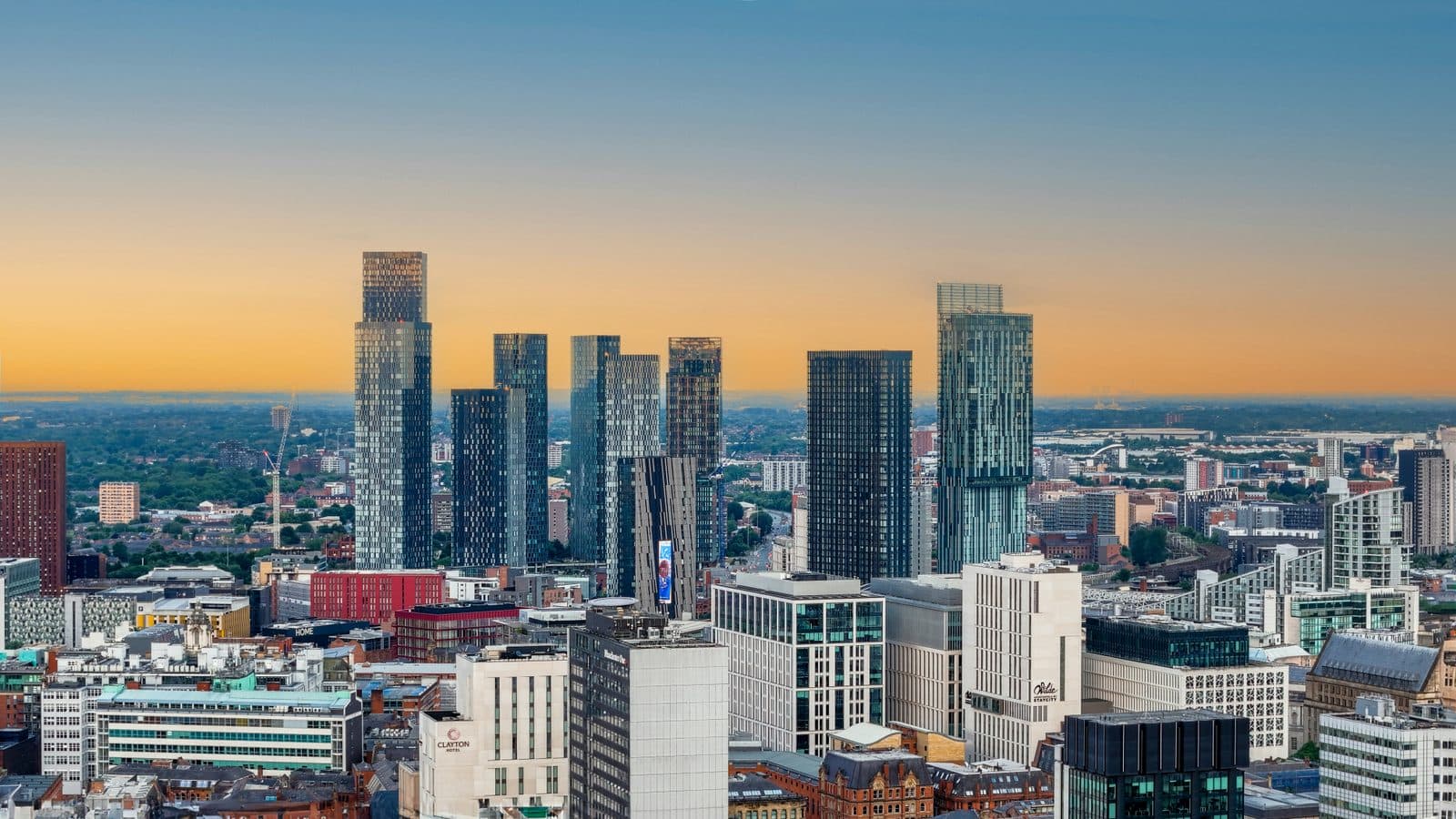Best Self-Guided Walking Tours in Manchester (2026)