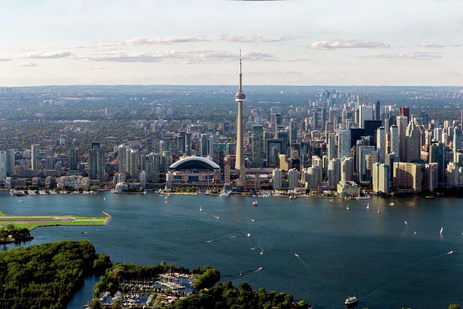One Day in Toronto: A Walkable Downtown Itinerary (2026)