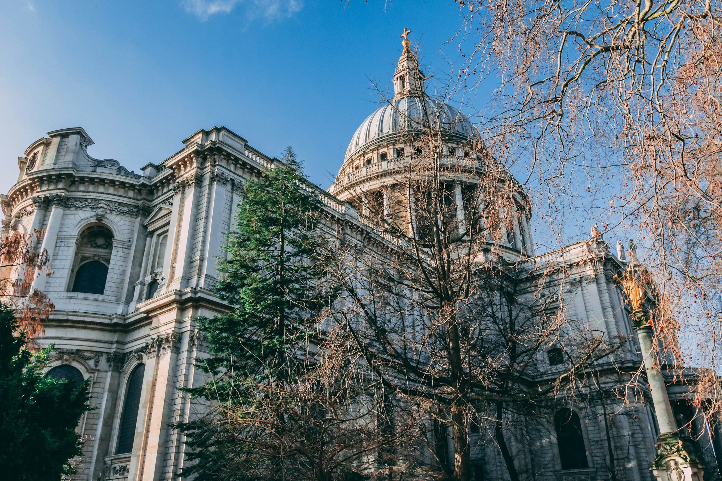 St Paul's Cathedral: Rebuilt After the Fire, Standing After the Blitz
