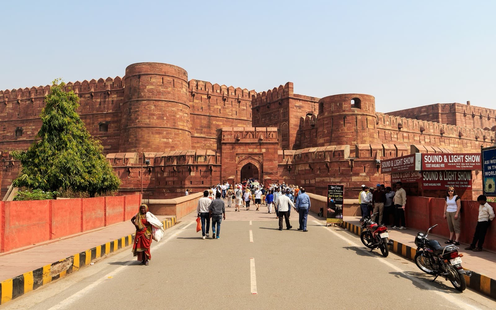 Agra Fort: The Red Sandstone Seat of Empire