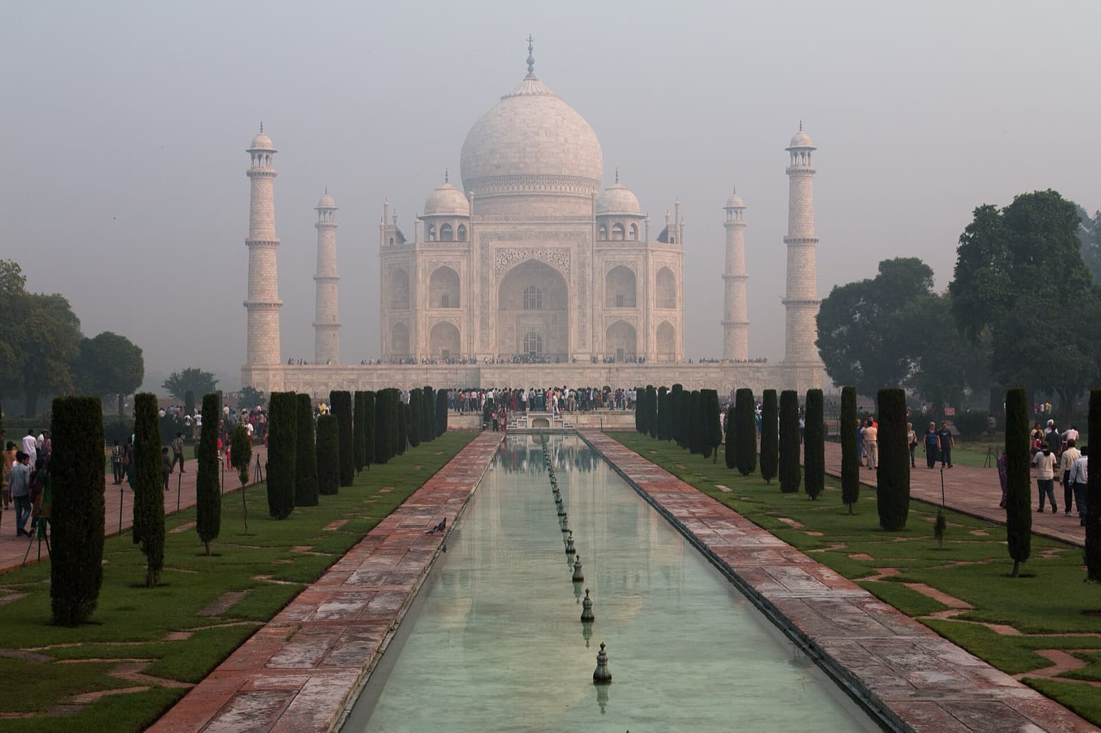 Agra Travel Guide: How Many Days, Getting Around, and Safety