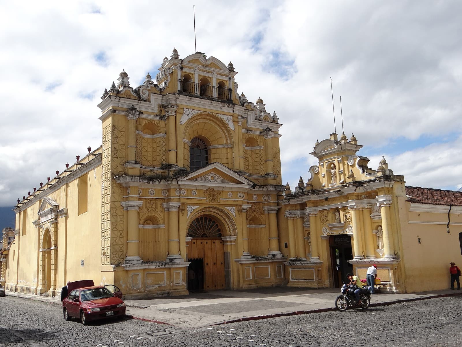 Hospital de San Pedro: The Mission Still Operating