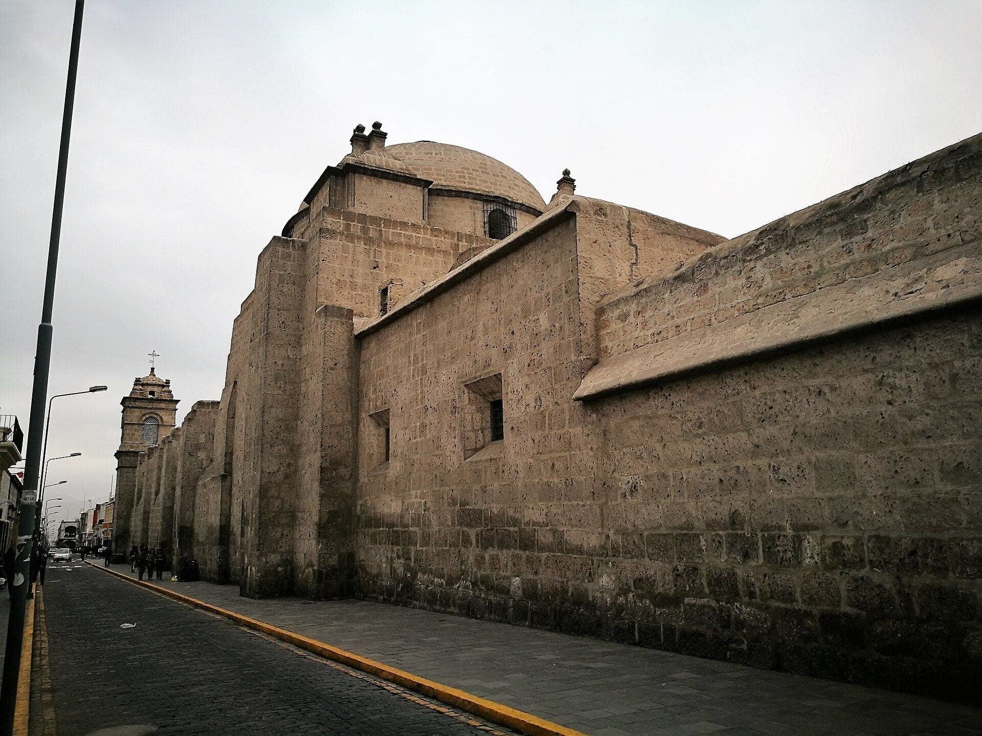 Calle Bolívar: The Side Visitors Never See