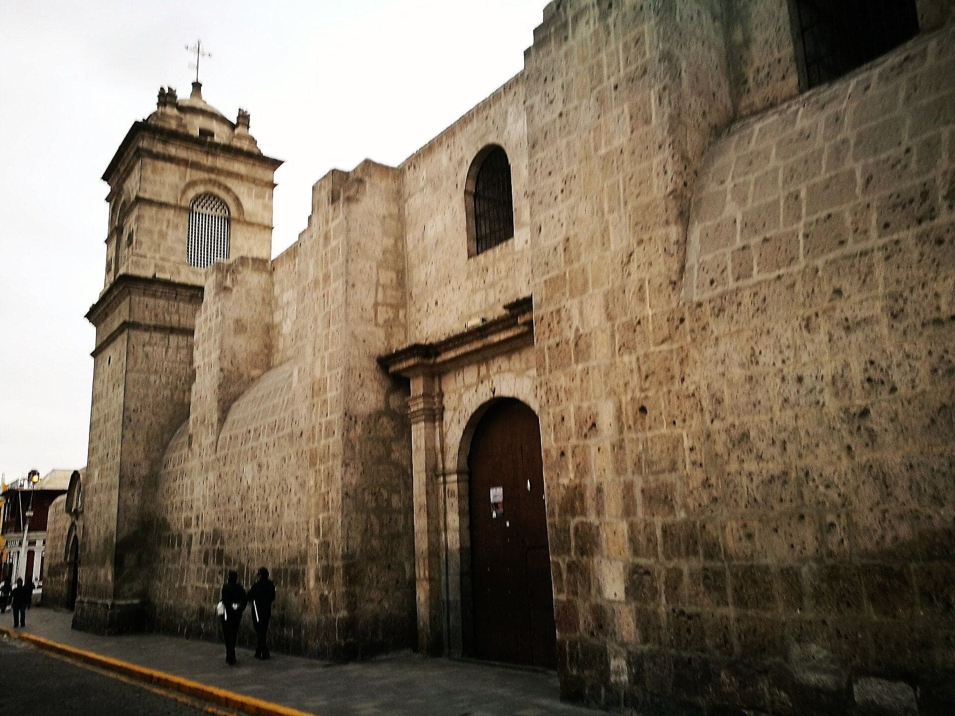 Calle Bolívar: The Side Visitors Never See
