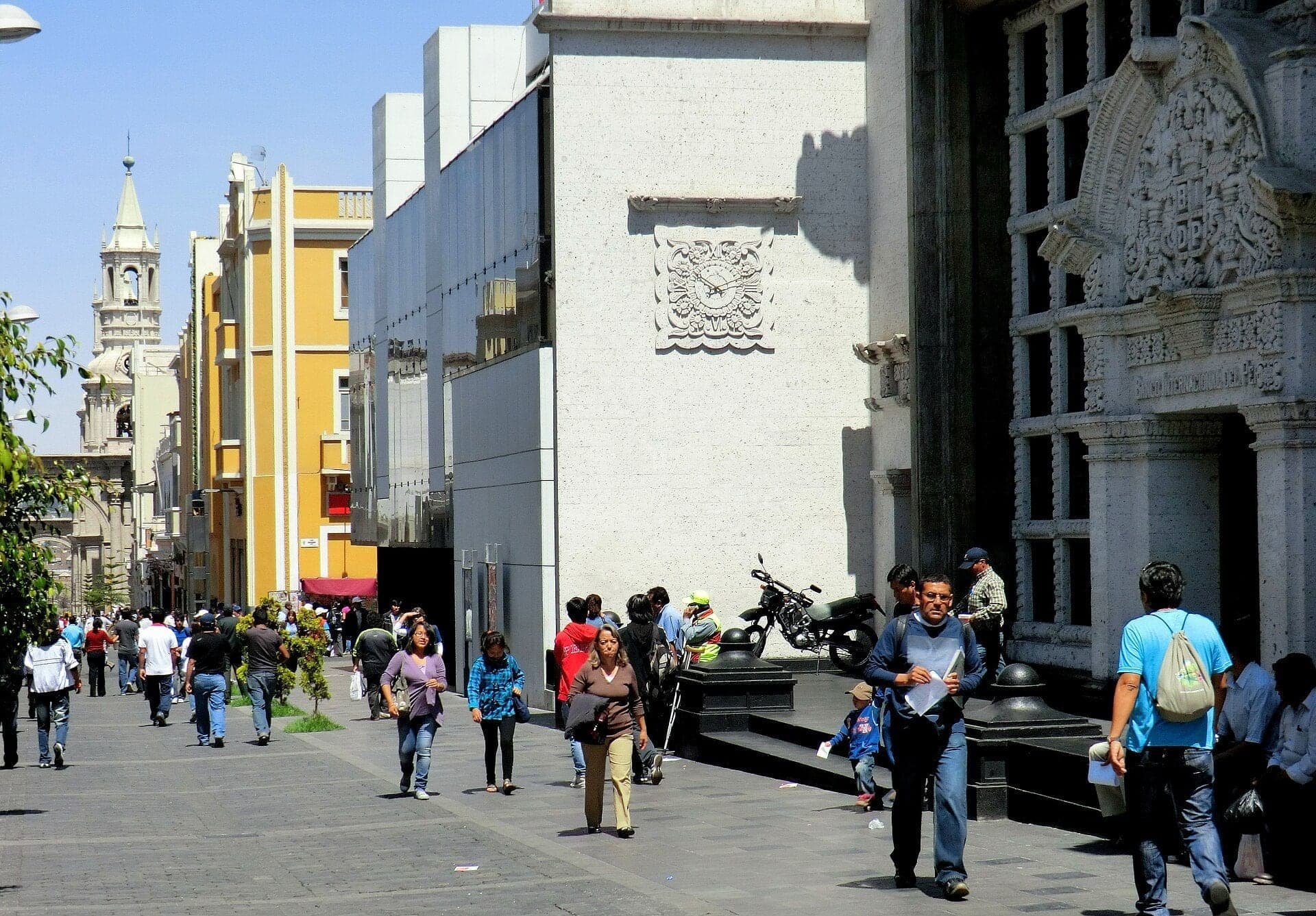 Calle Mercaderes: A Theater Carved in 1940