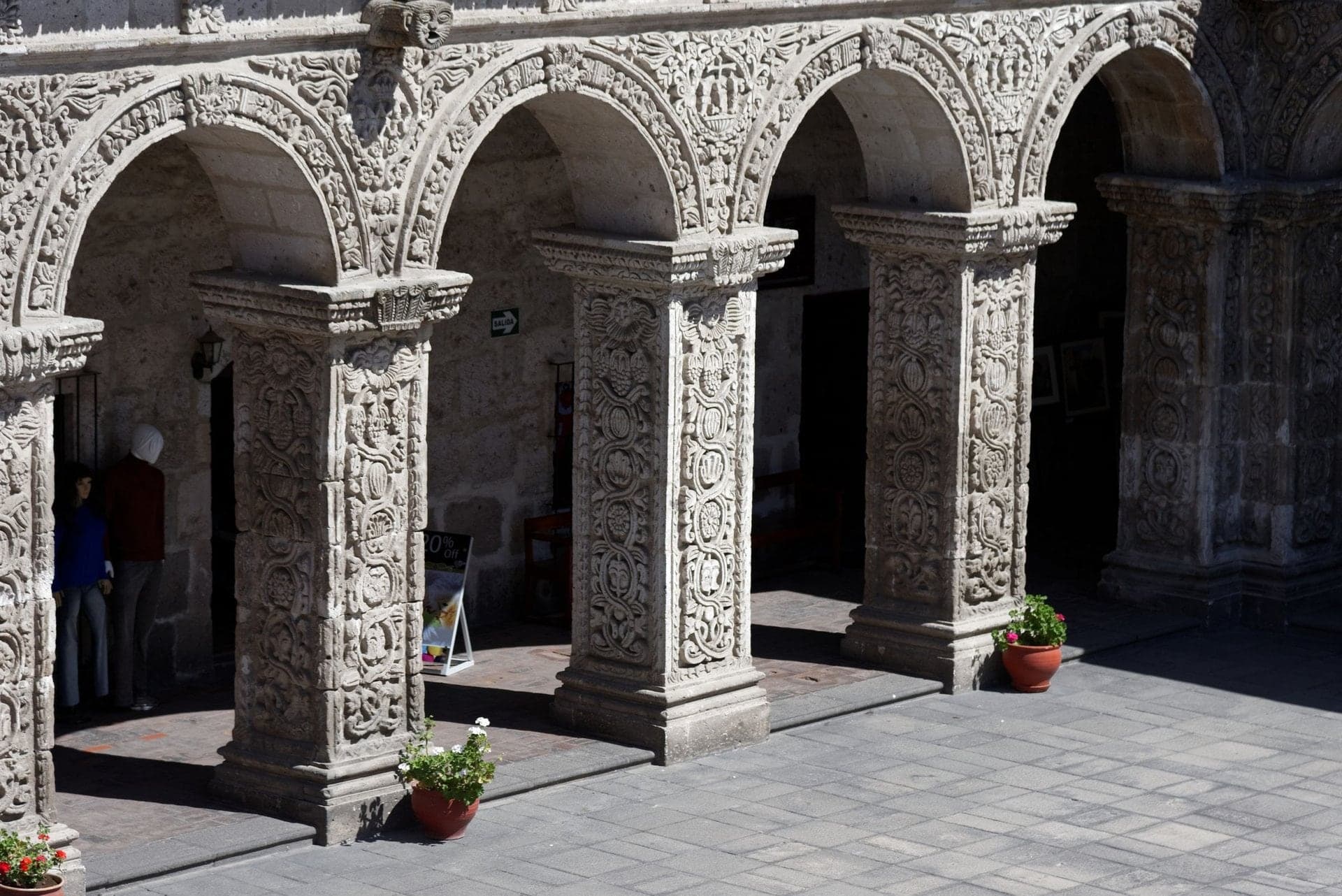 La Compañía: A Tapestry in Stone