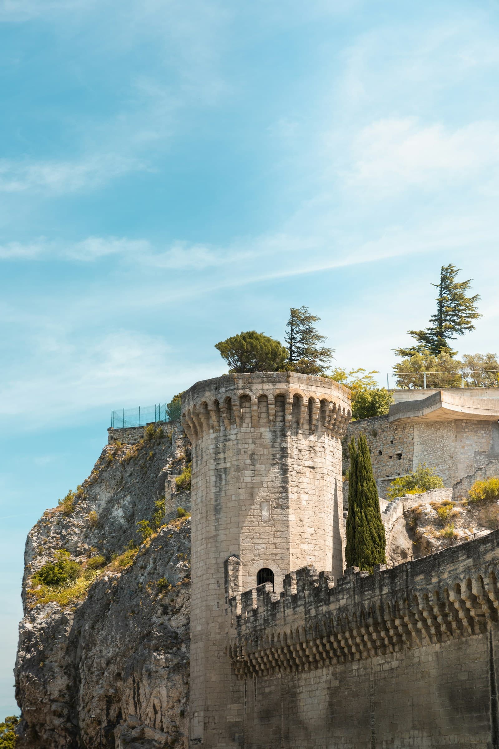 Remparts d'Avignon: Reading a 14th-Century Walled City