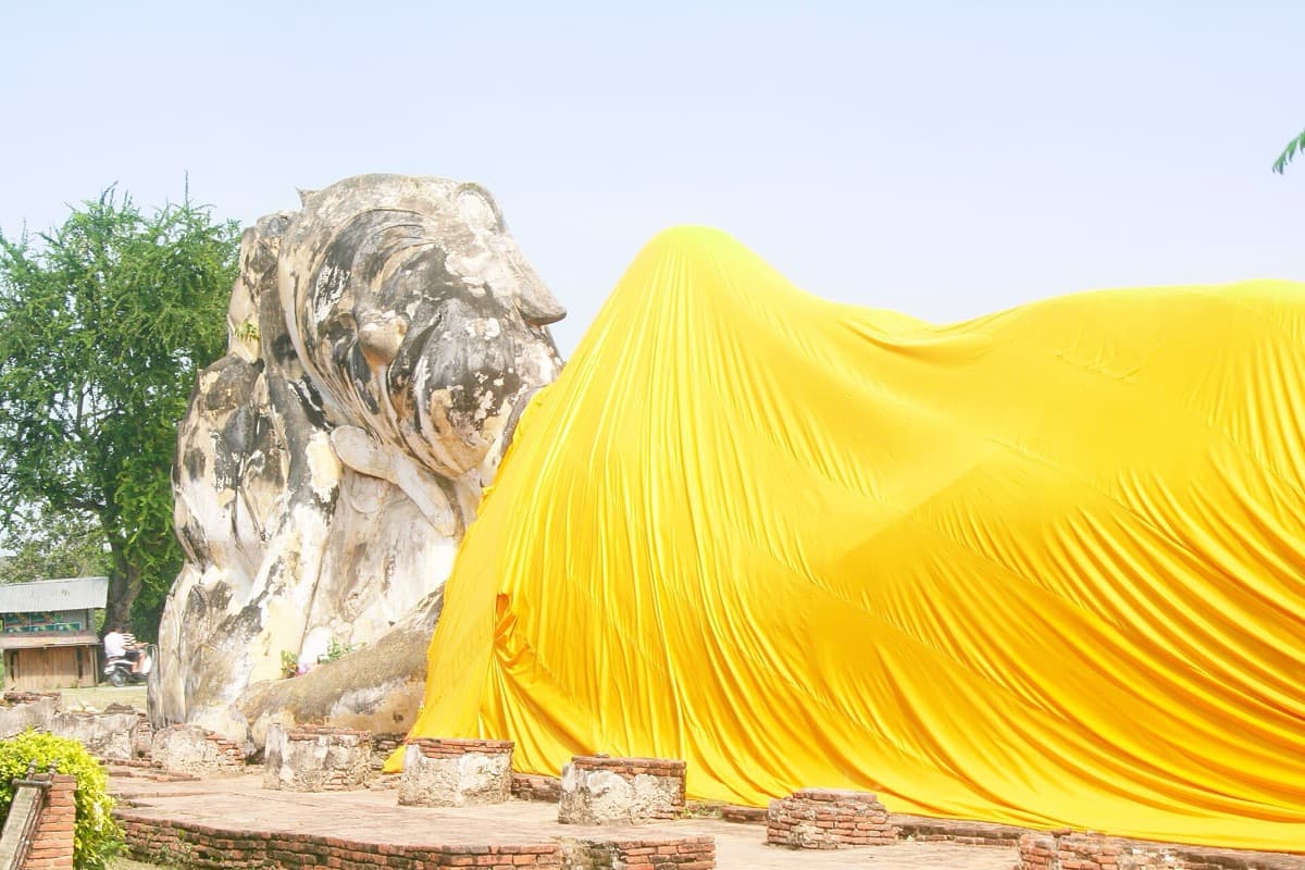Wat Lokayasutharam: Reading Ayutthaya's Reclining Buddha