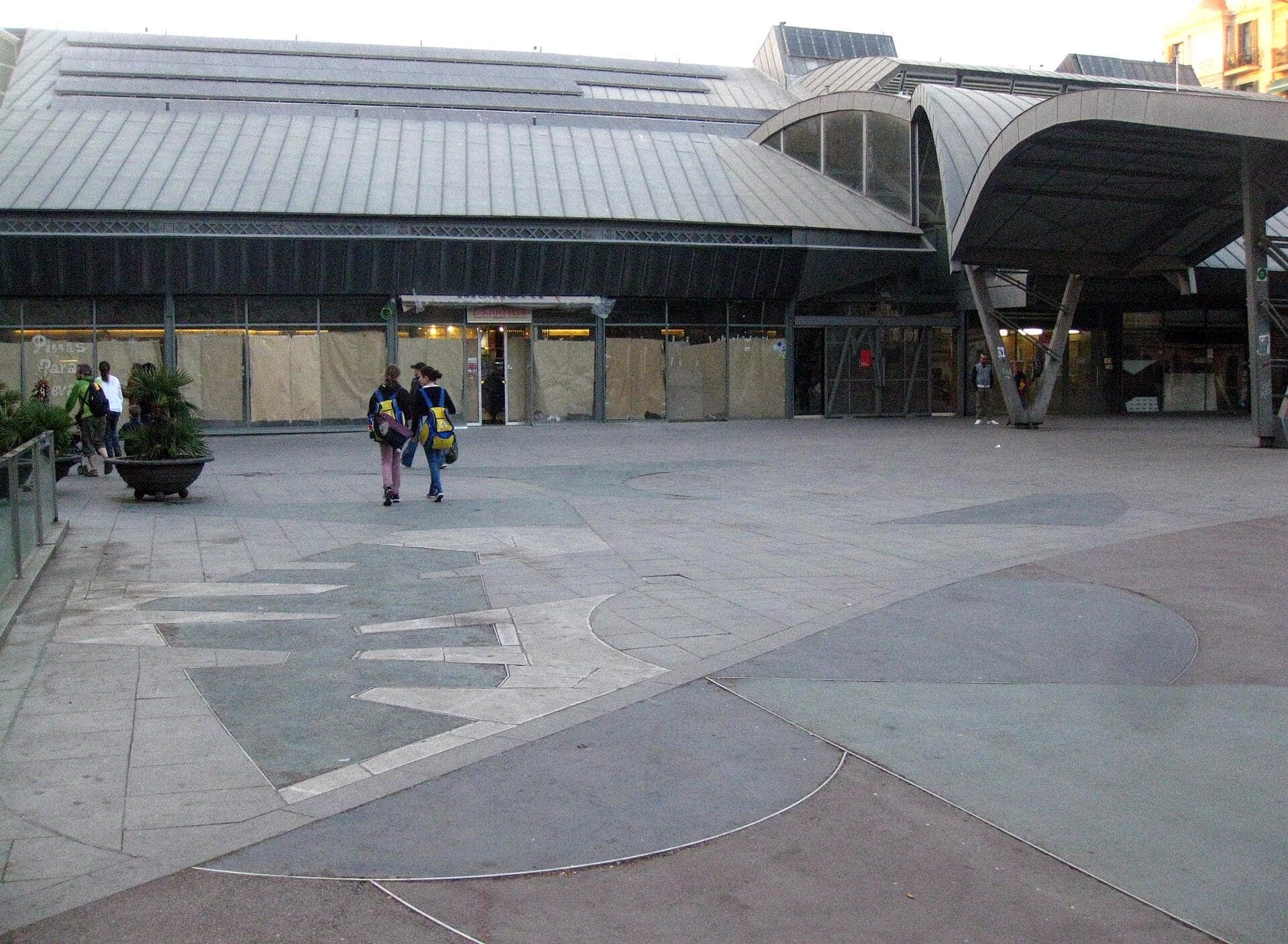 Mercat de la Barceloneta: Iron and Solar