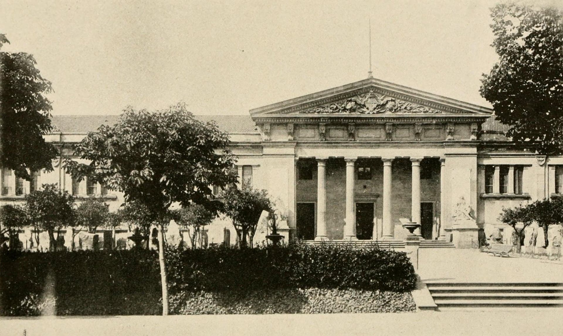 The Hivernacle and the Museu Martorell
