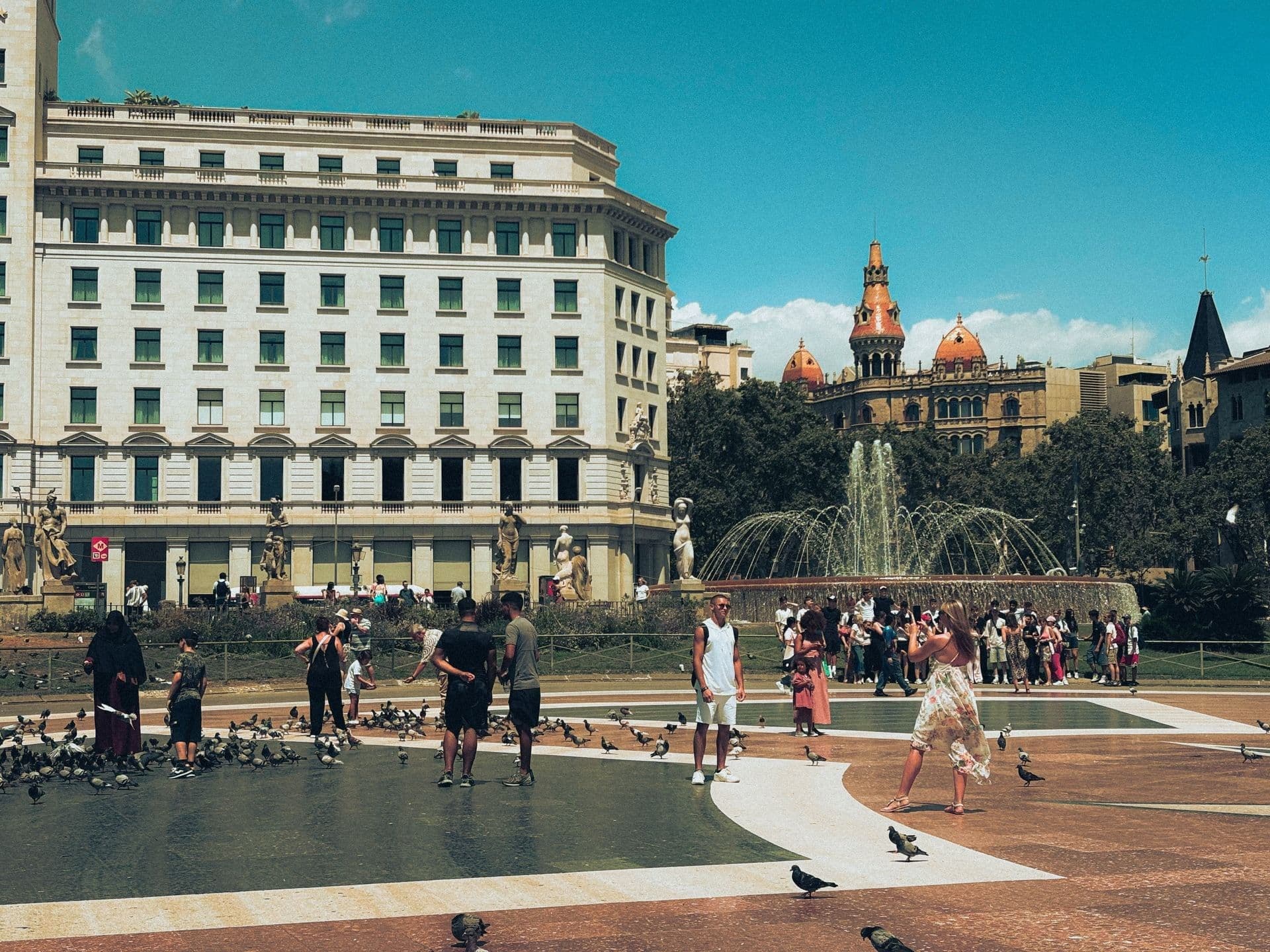 Plaça de Catalunya: Where the Grid Begins