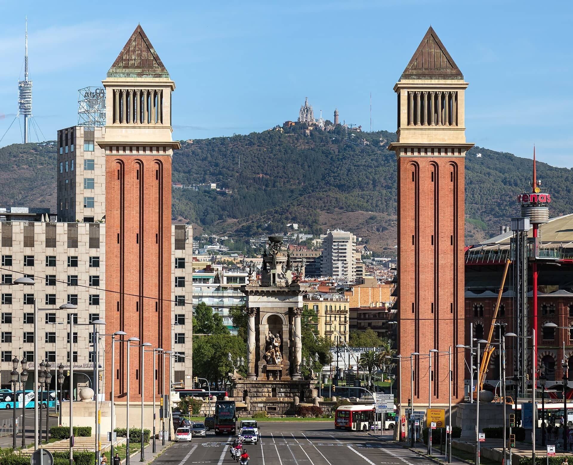 Plaça d'Espanya: The Fair's Front Door
