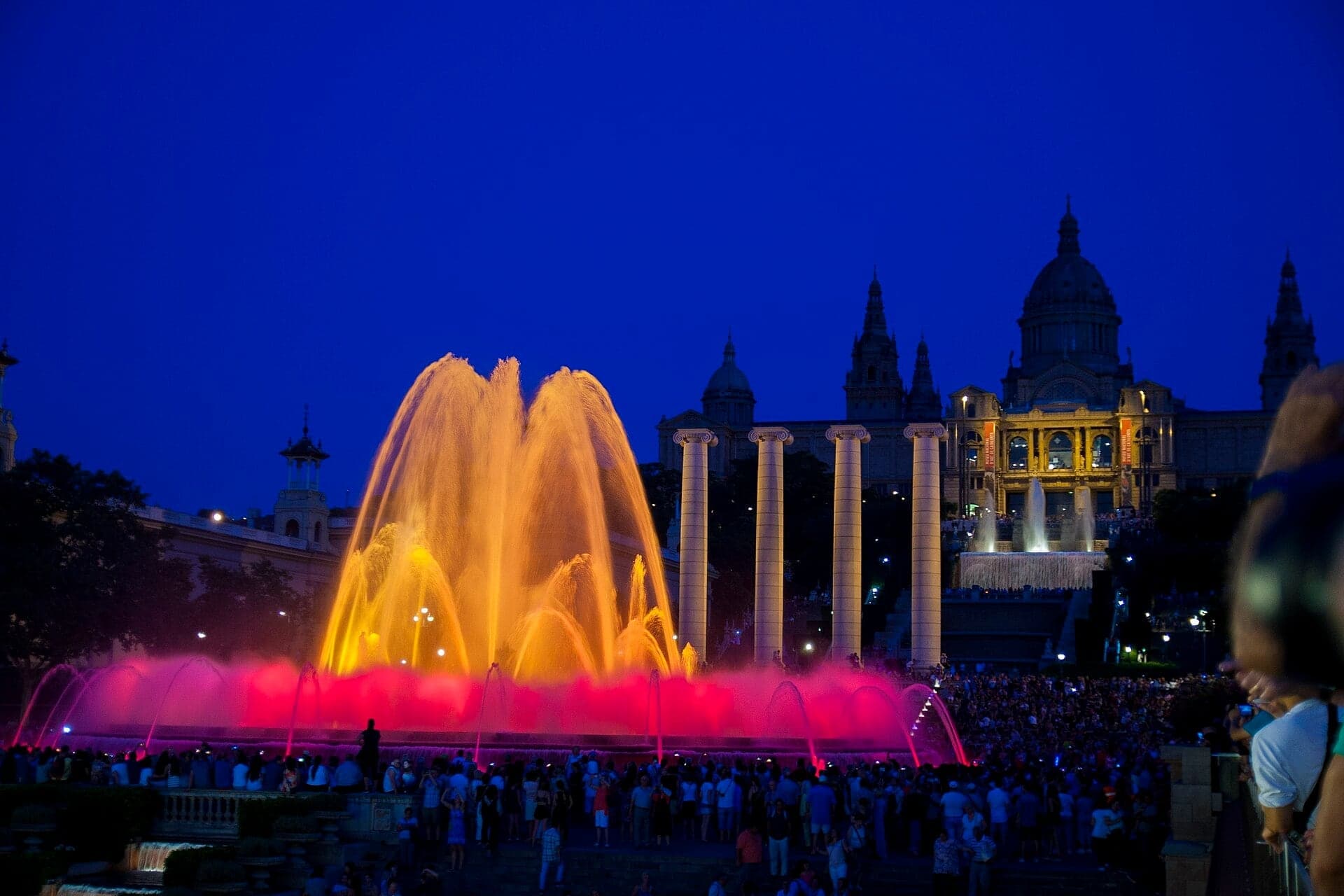 Magic Fountain: A Machine of Light and Water