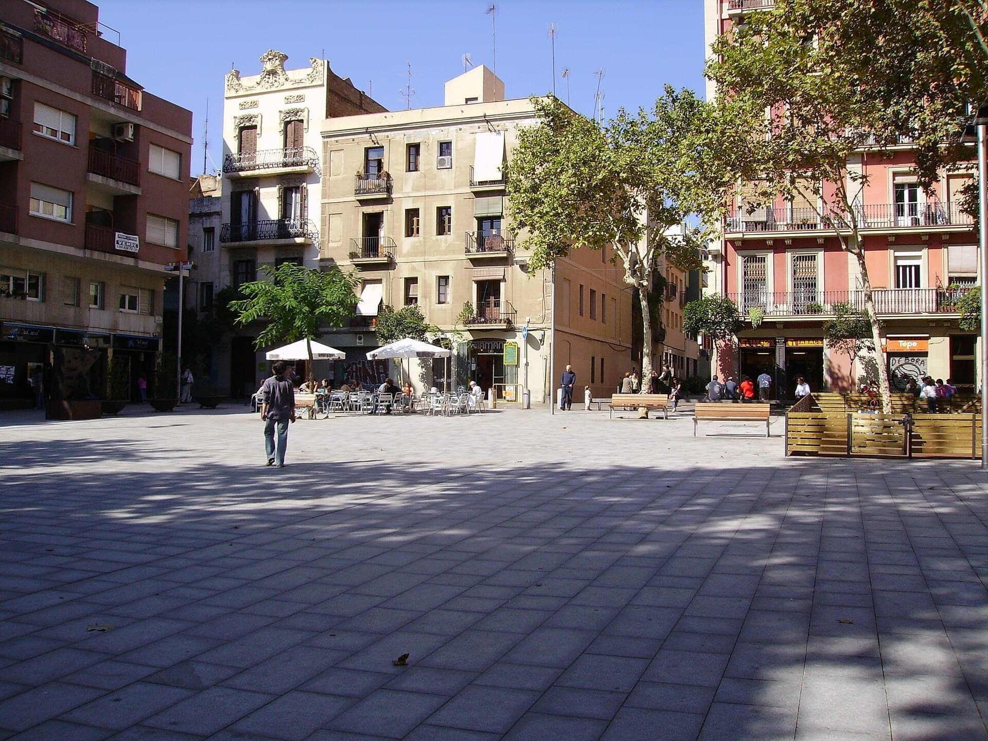 Plaça del Diamant: The Jeweler's Streets
