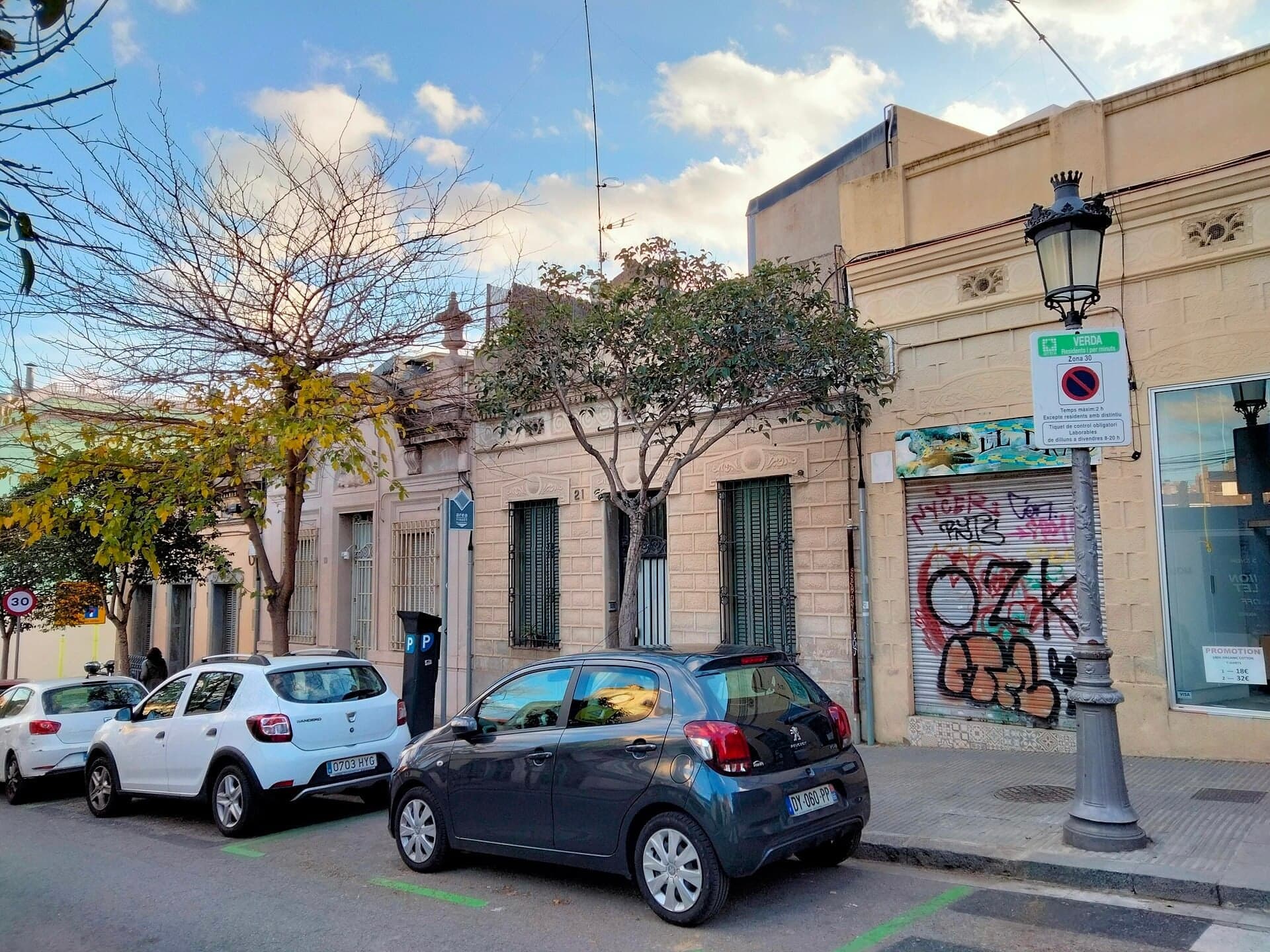 Carrer de Larrard: Too Steep for a Tram