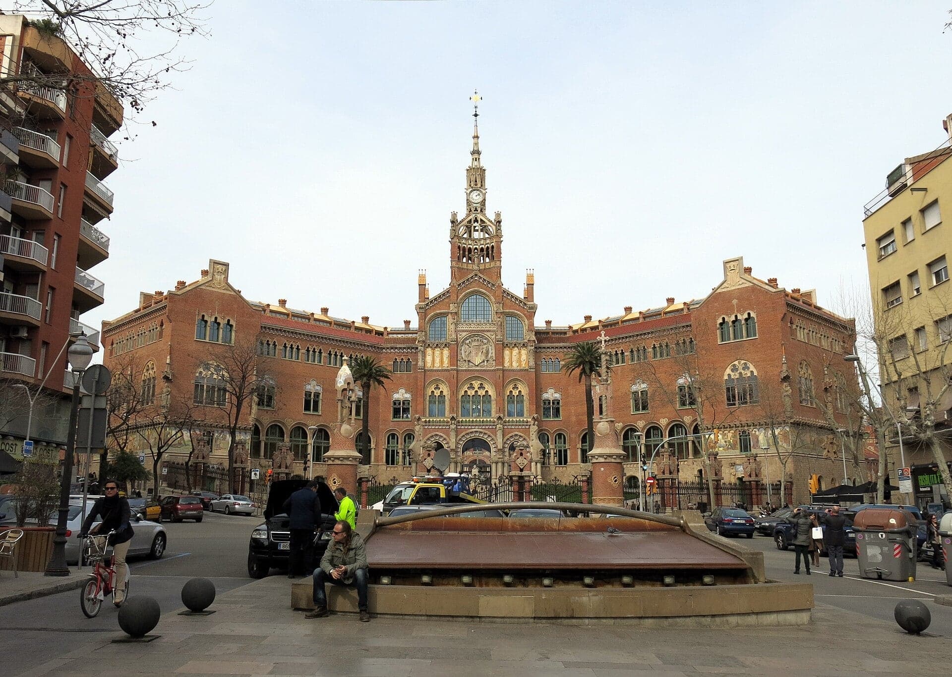 Hospital de Sant Pau: A Town of Pavilions