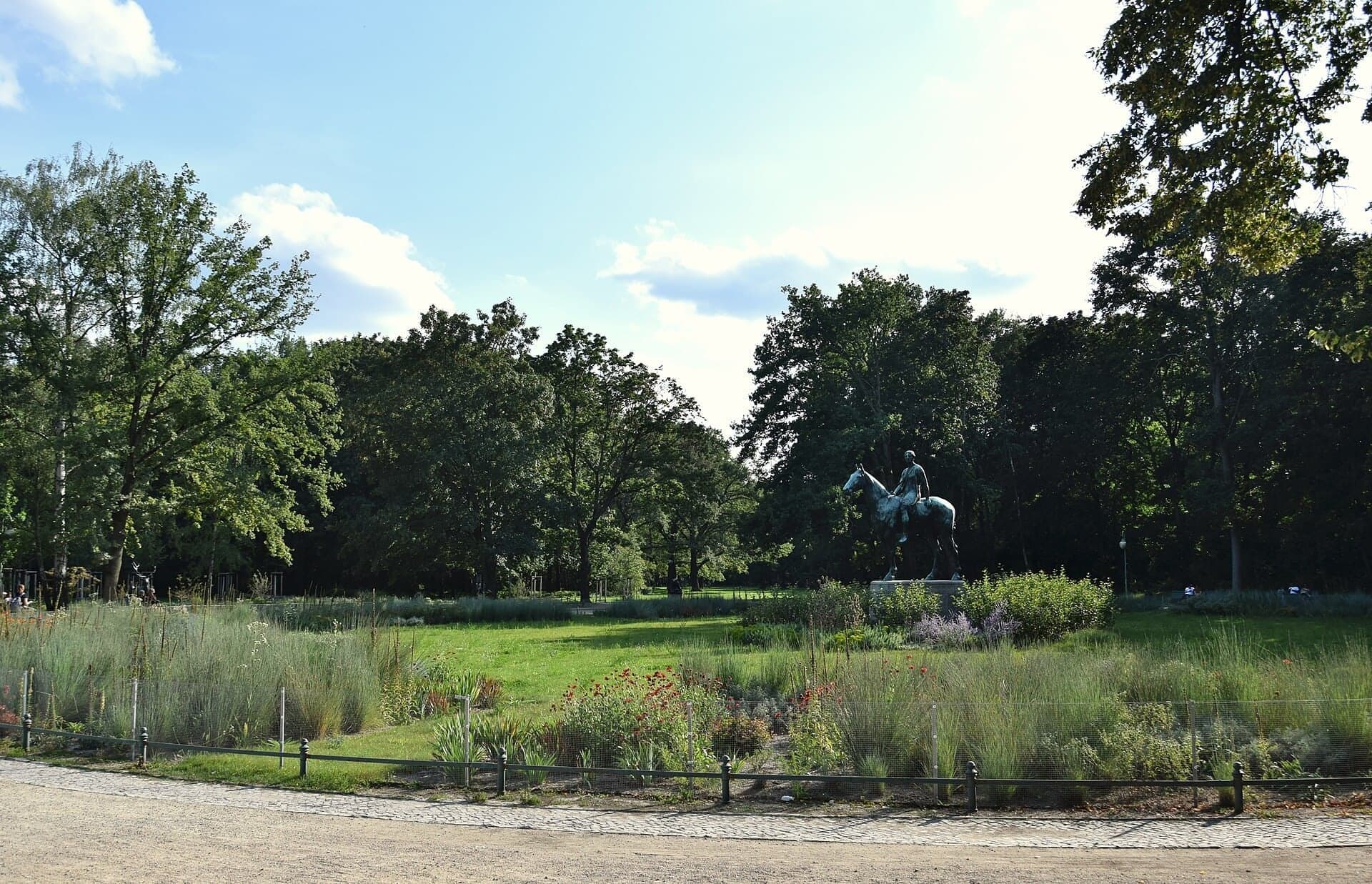 Floraplatz: Bronze Animals from Philadelphia
