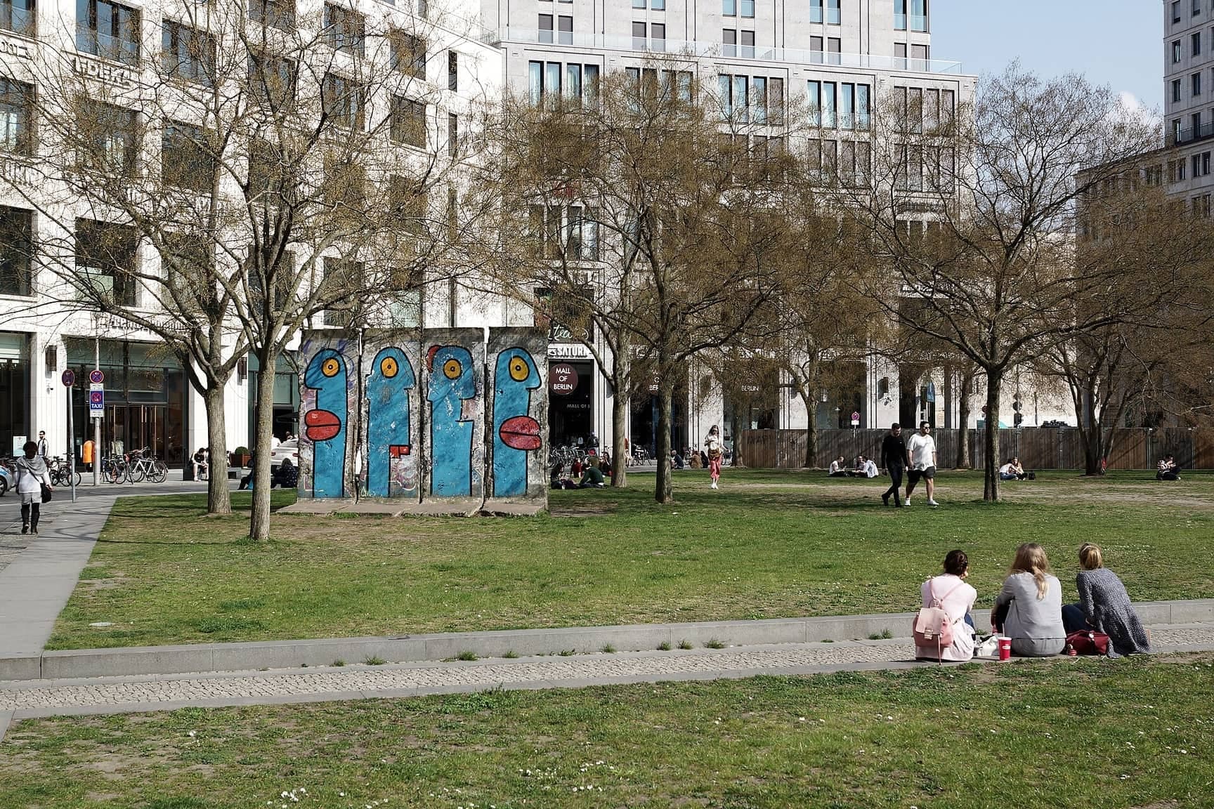 Leipziger Platz: A Wall Built for the View