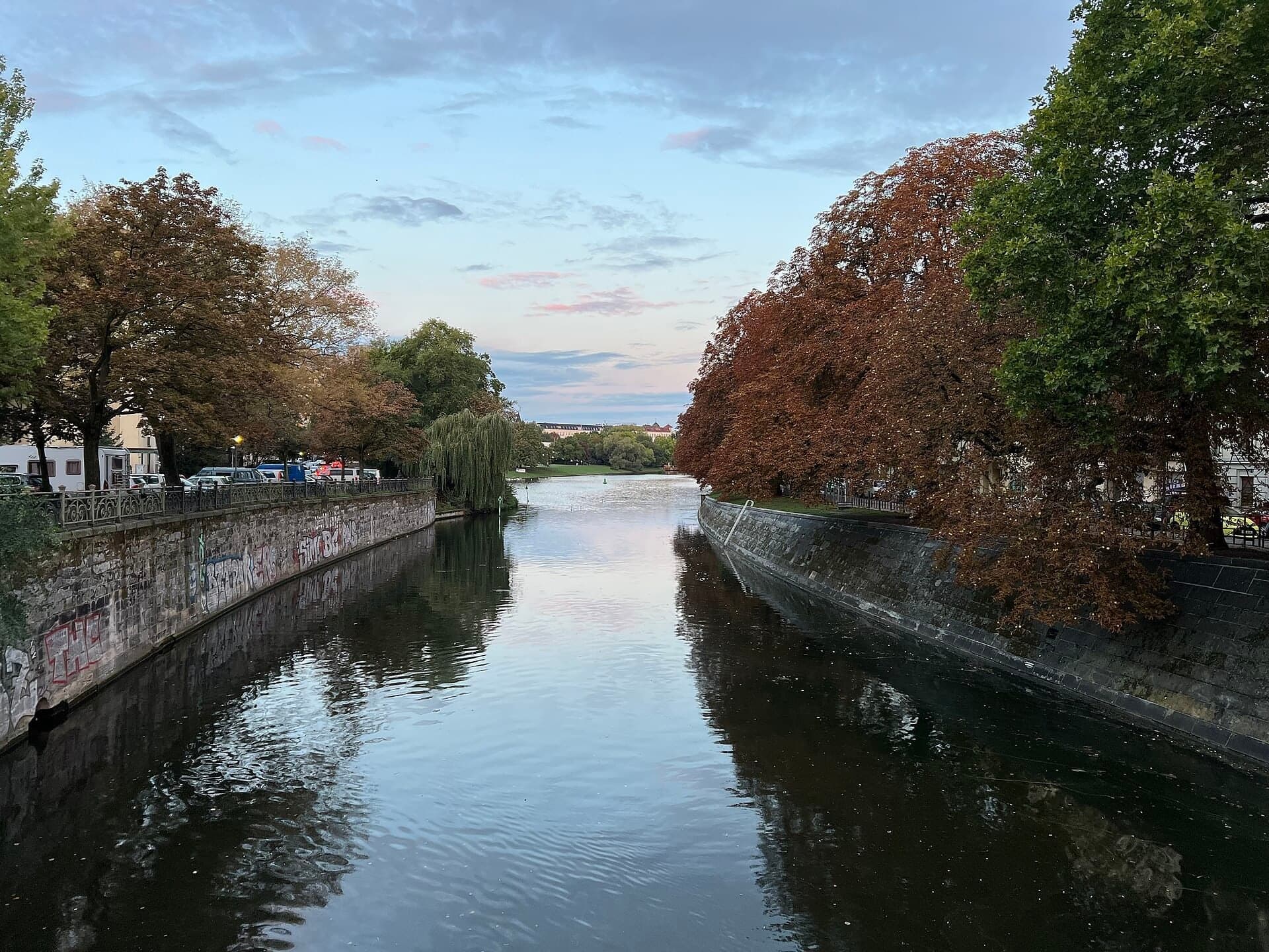 Admiralbrücke: The Canal's Oldest Wrought-Iron Bridge