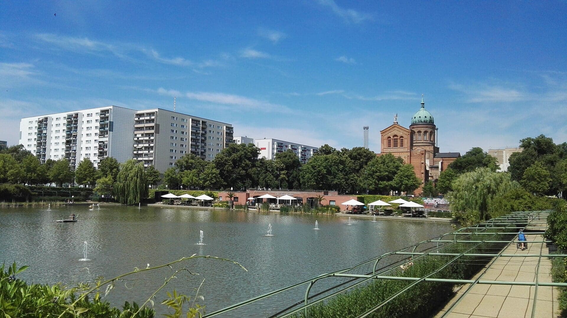 Engelbecken: A Pond in the Death Strip