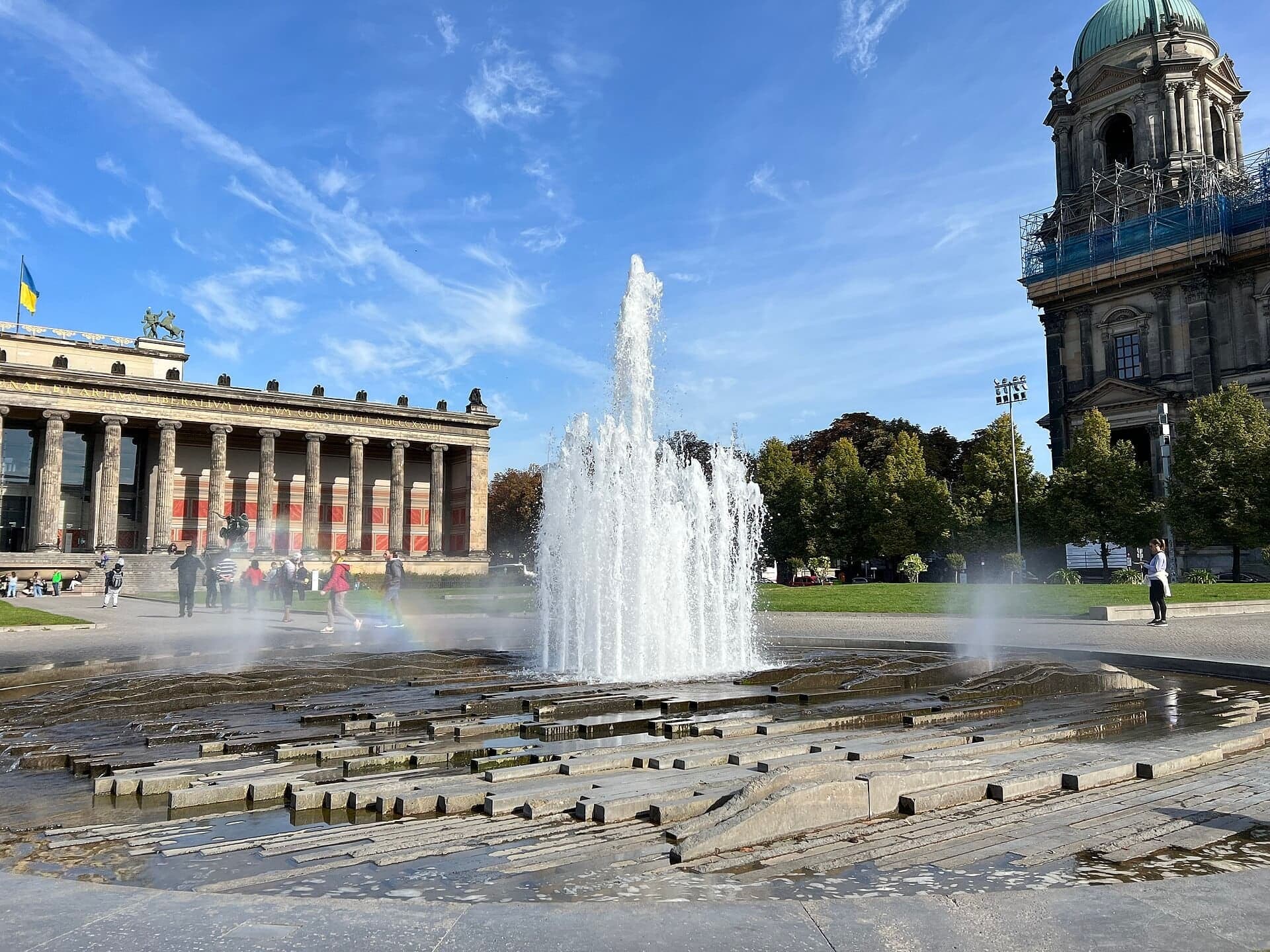 Lustgarten and the Berliner Dom: A Lawn to Square the Crooked