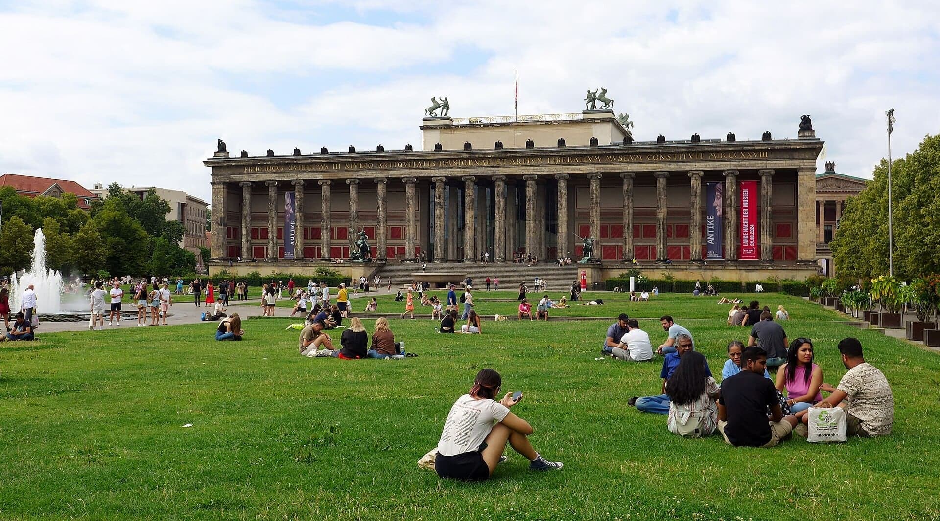Altes Museum: A Bowl Ground by Steam