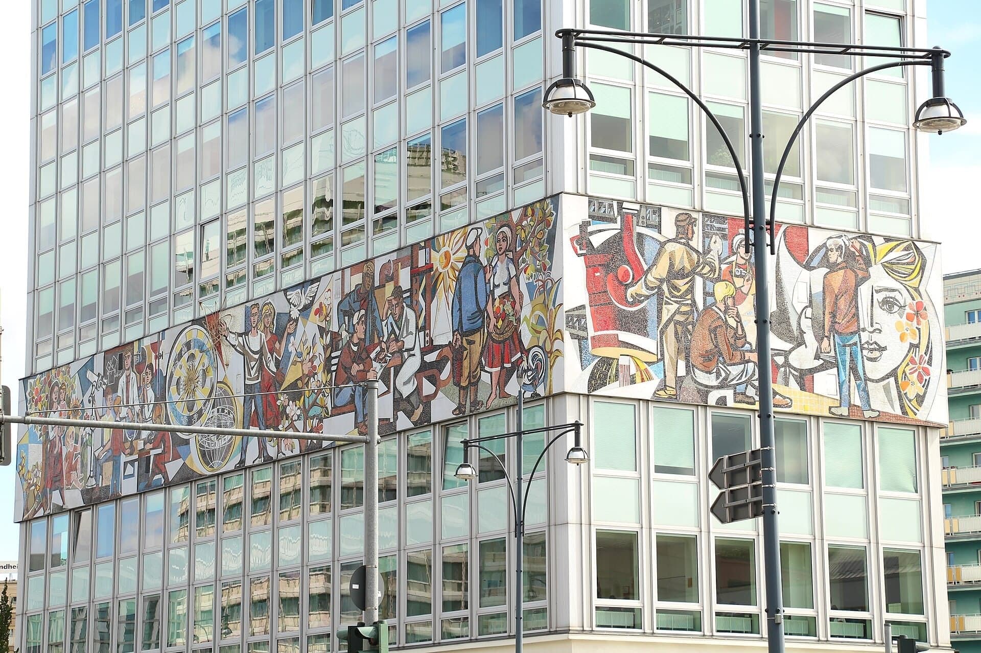 Haus des Lehrers: A Picture Where the Books Were