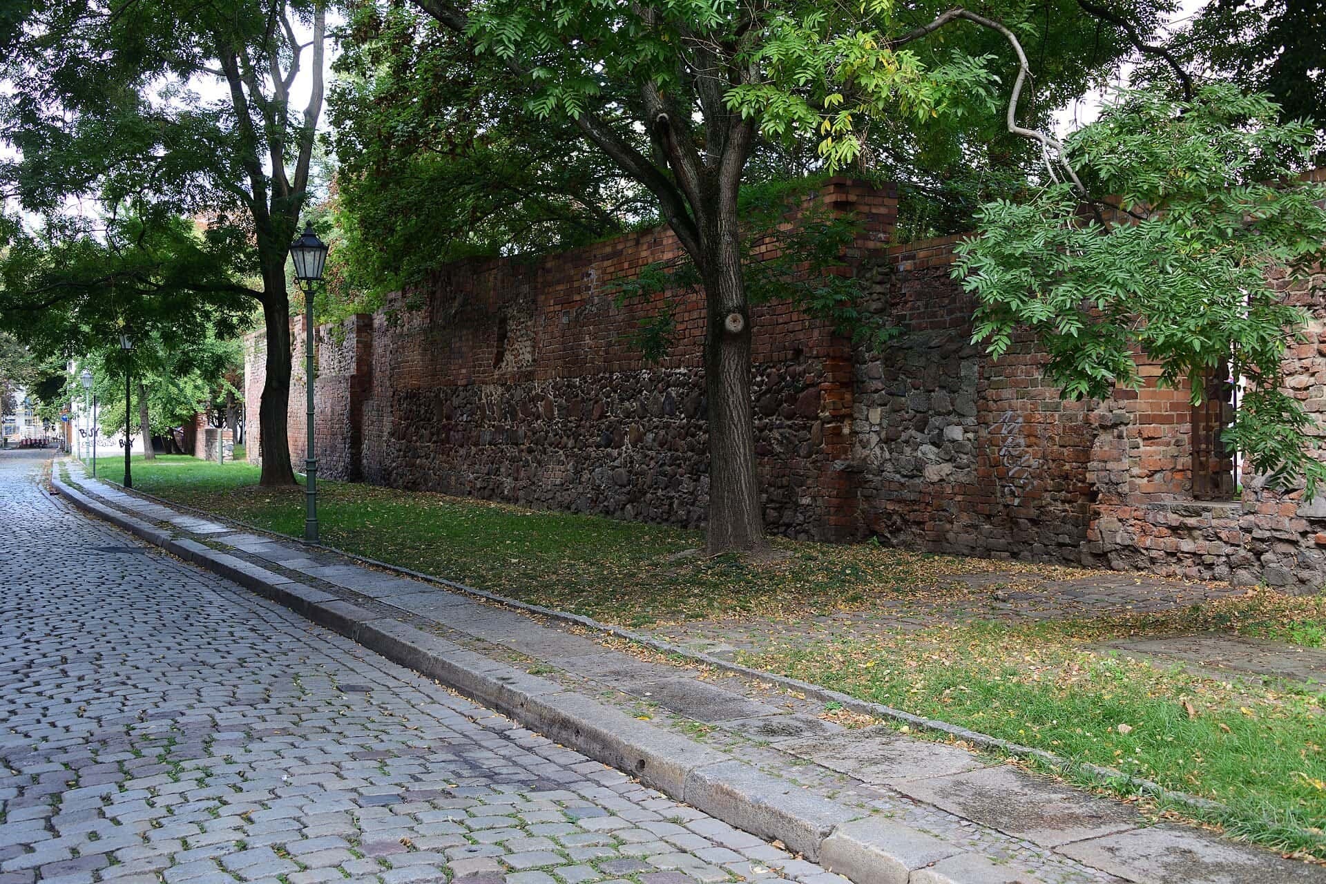 Town Wall on Waisenstrasse: Kept by the Houses