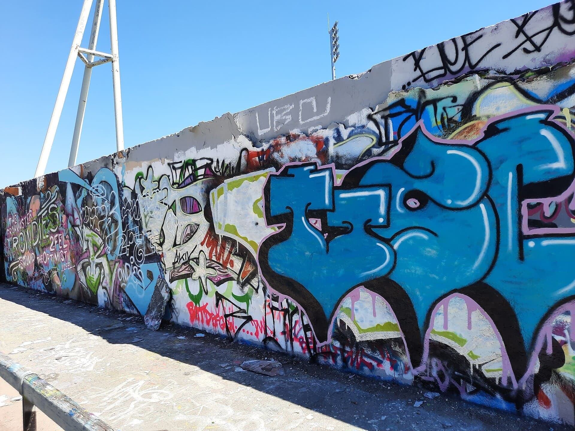Hinterland Wall: The Wall That Became a Canvas