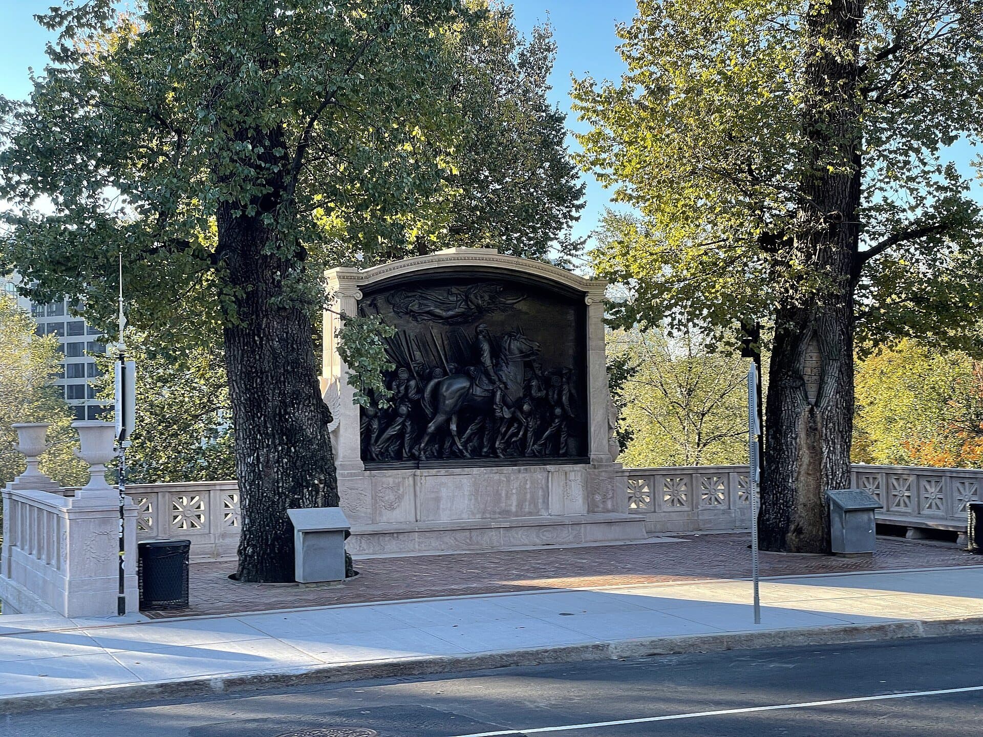 Shaw Memorial: An Officer Among His Men