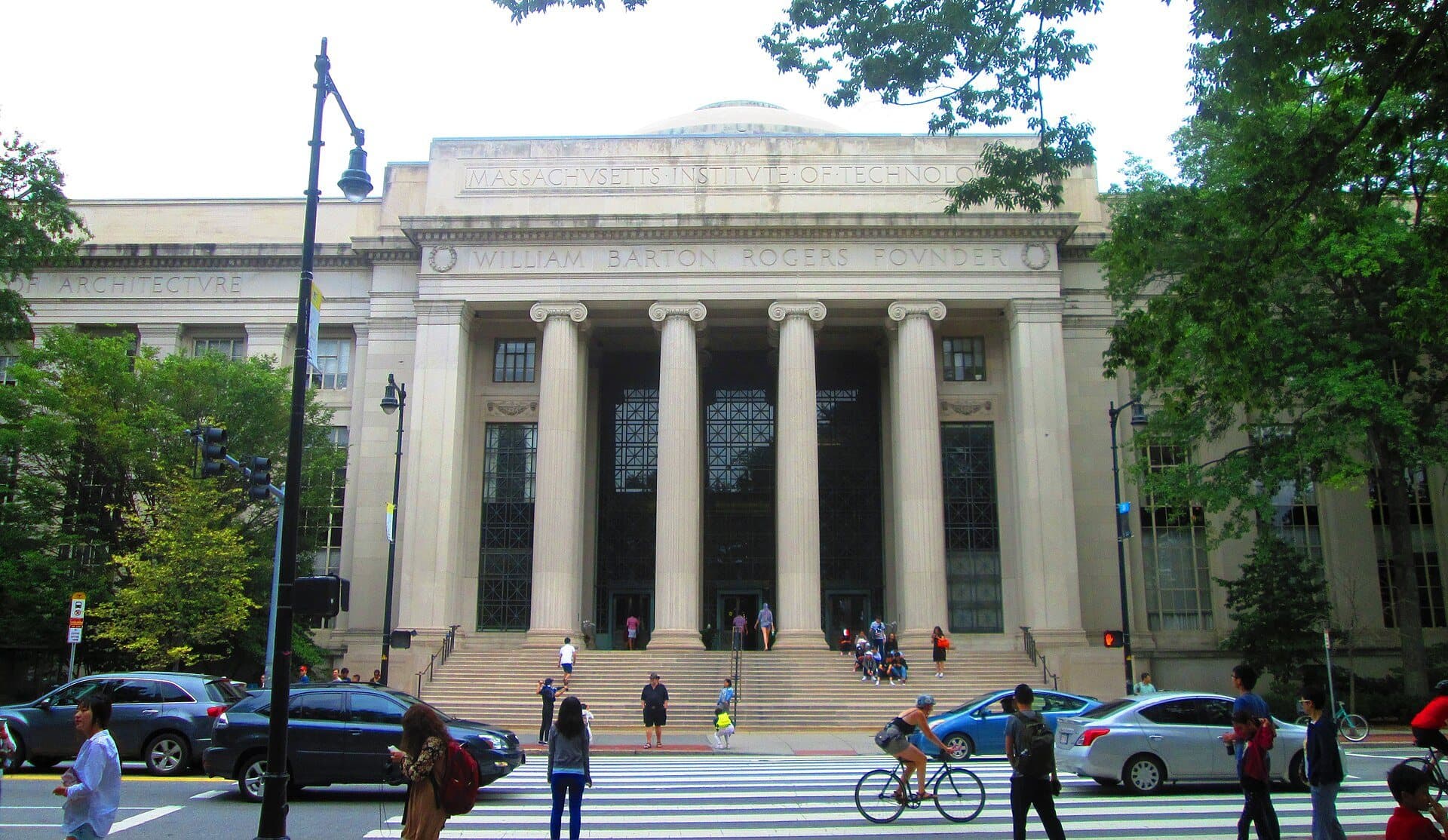 Lobby 7: The Front Door on the Avenue