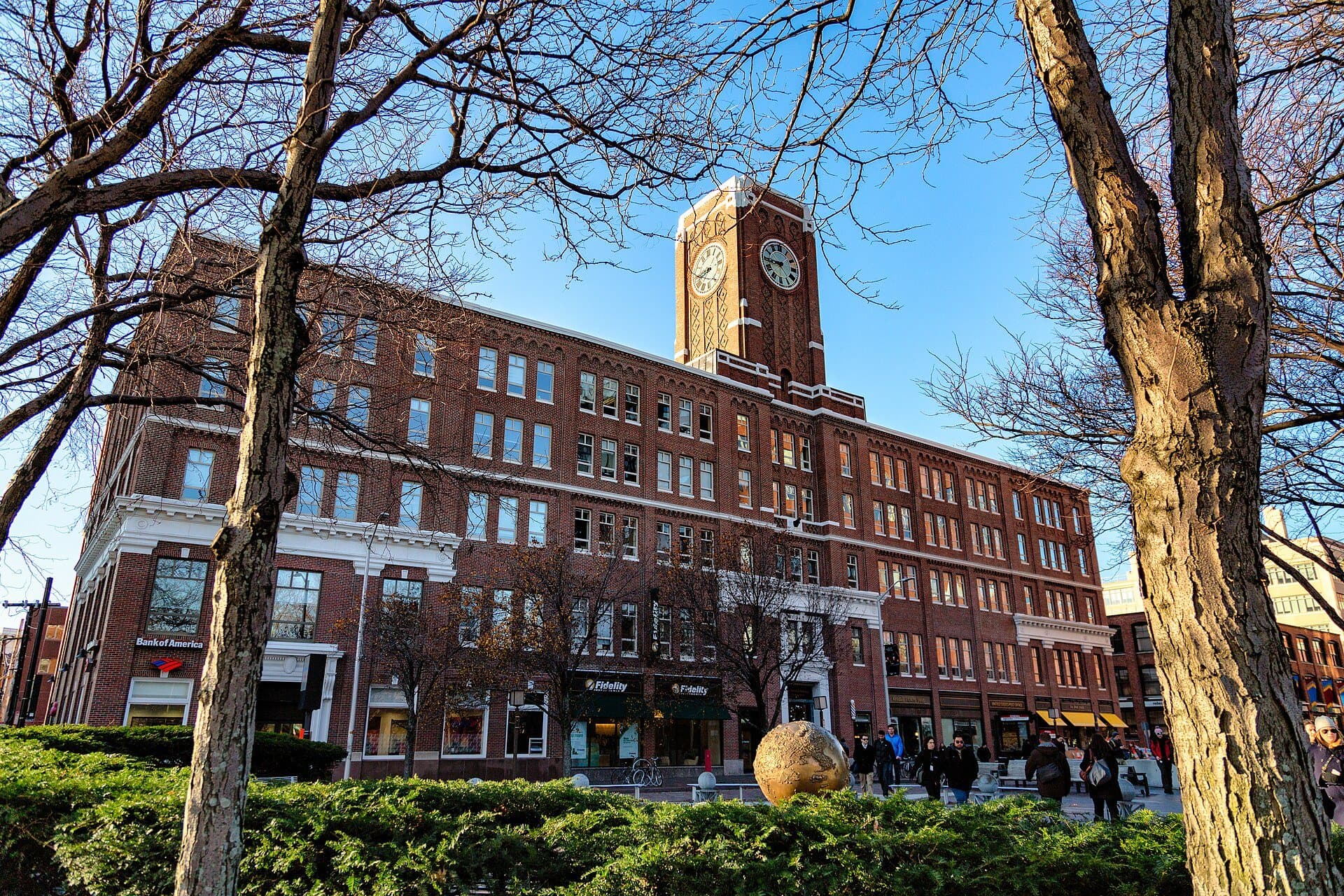 Kendall Square: The Campus Opens Up