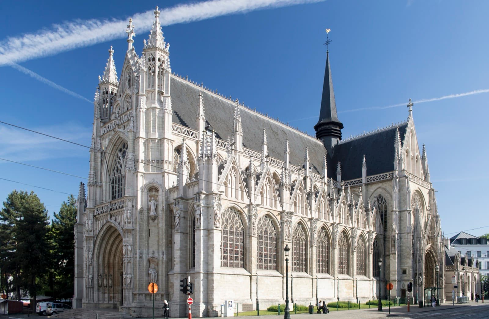 The Grand Sablon: The Antiques Square and the Guild Church