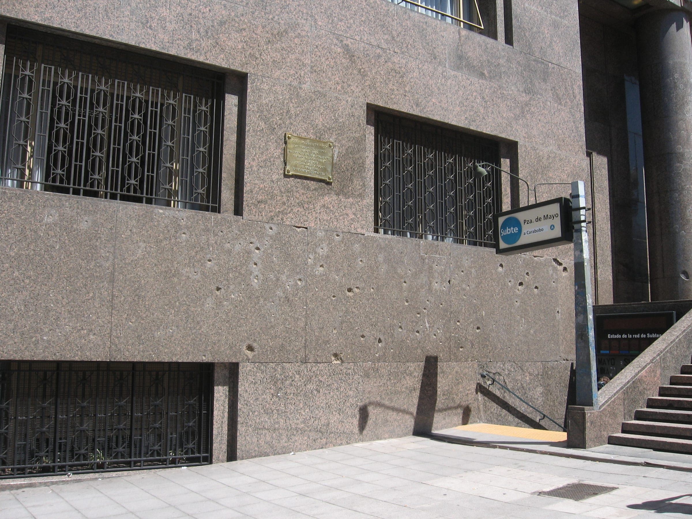 Casa Rosada: The Balcony and the Bombs
