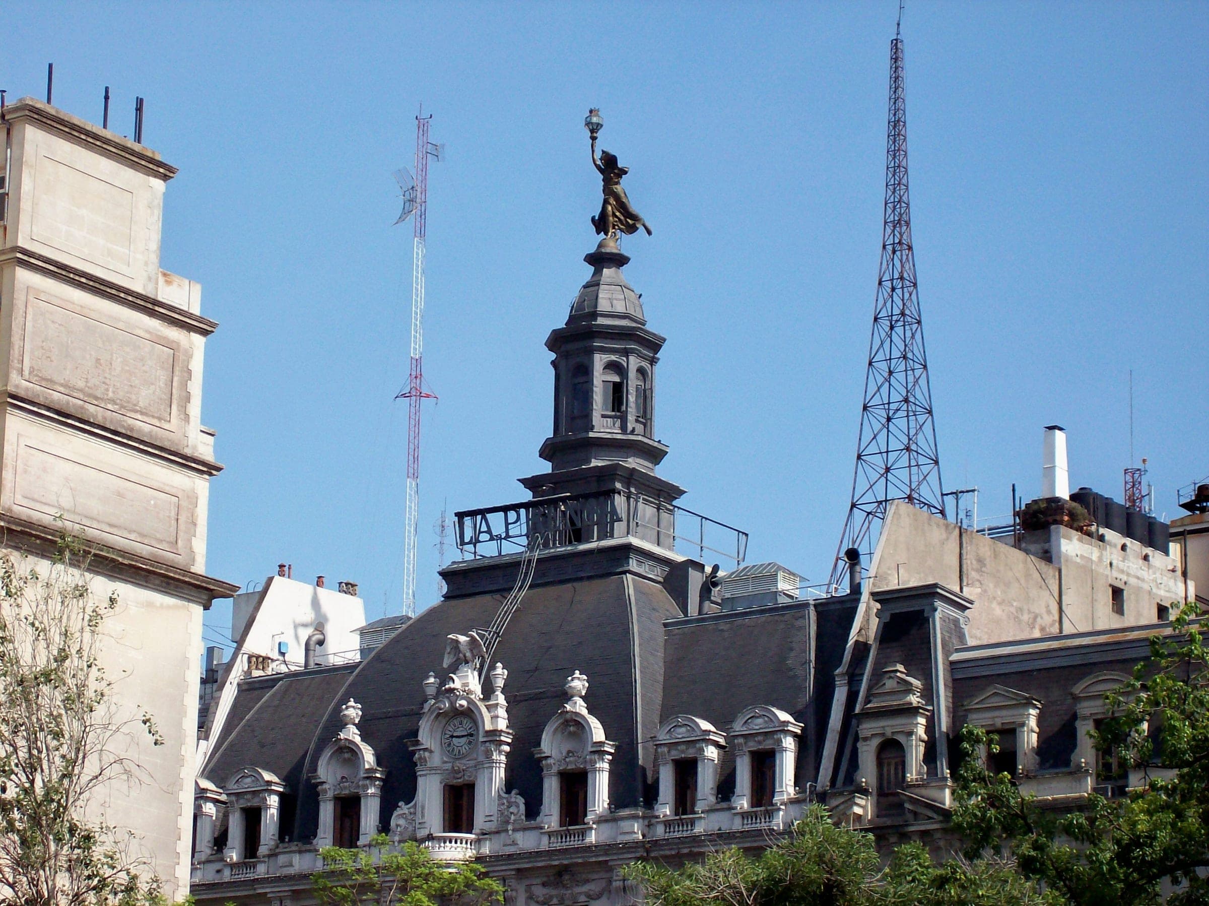 La Prensa: The Goddess Taken Off the Roof