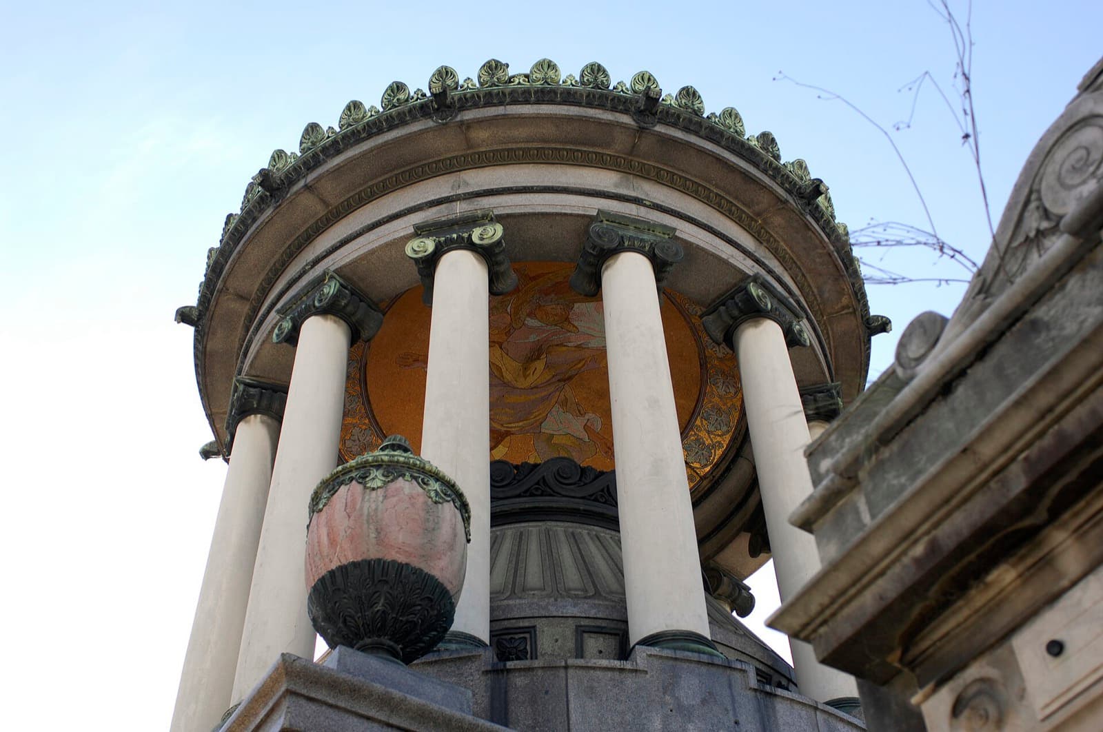 The Marble Avenues: Wealth Competing in Stone