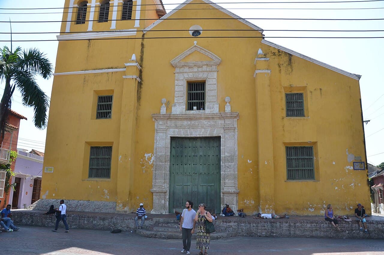 Plaza de la Trinidad: The Square Outside the Wall