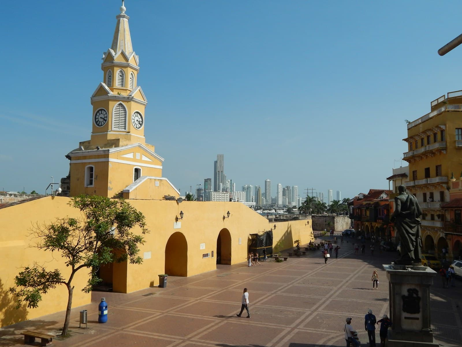 Puerta del Reloj and Plaza de los Coches: The Gate and the Auction Block