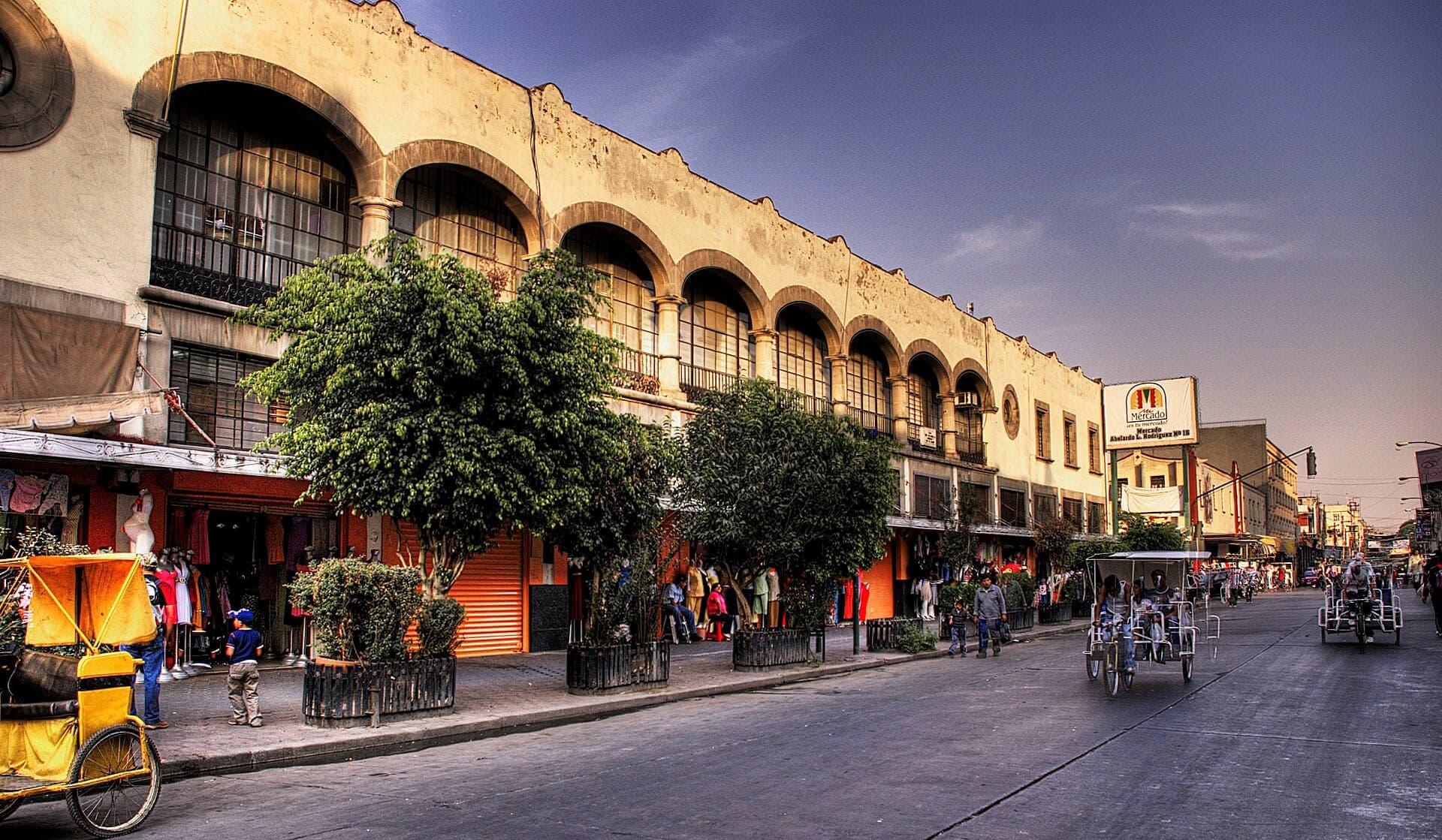 Mercado Abelardo L. Rodríguez: A Market Painted by Rivera's Students
