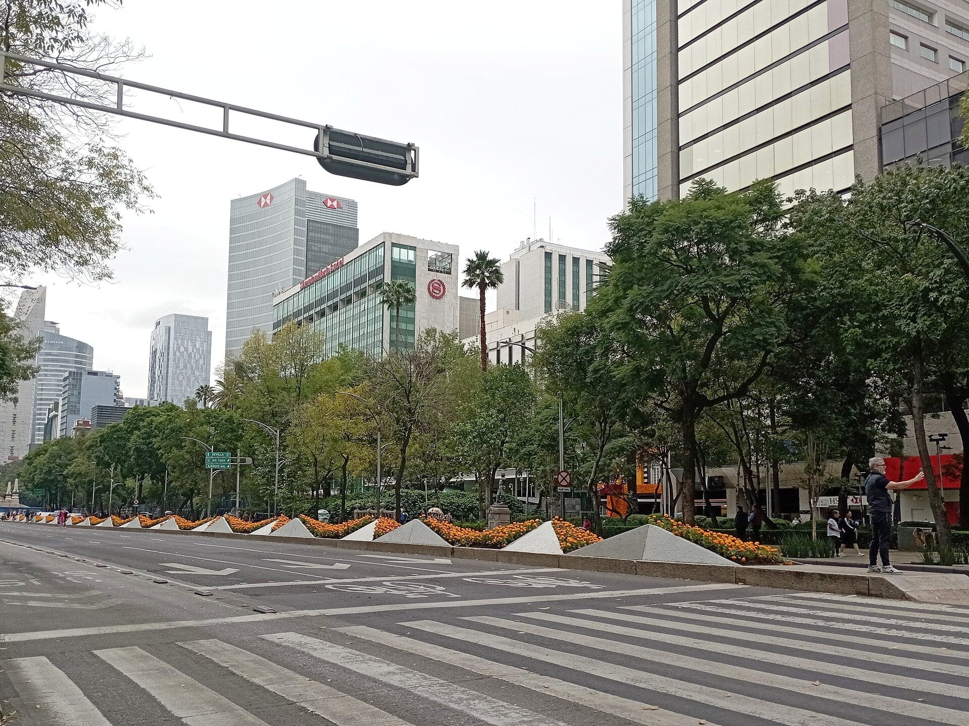 The Paseo of Heroes: Two Statues from Every State