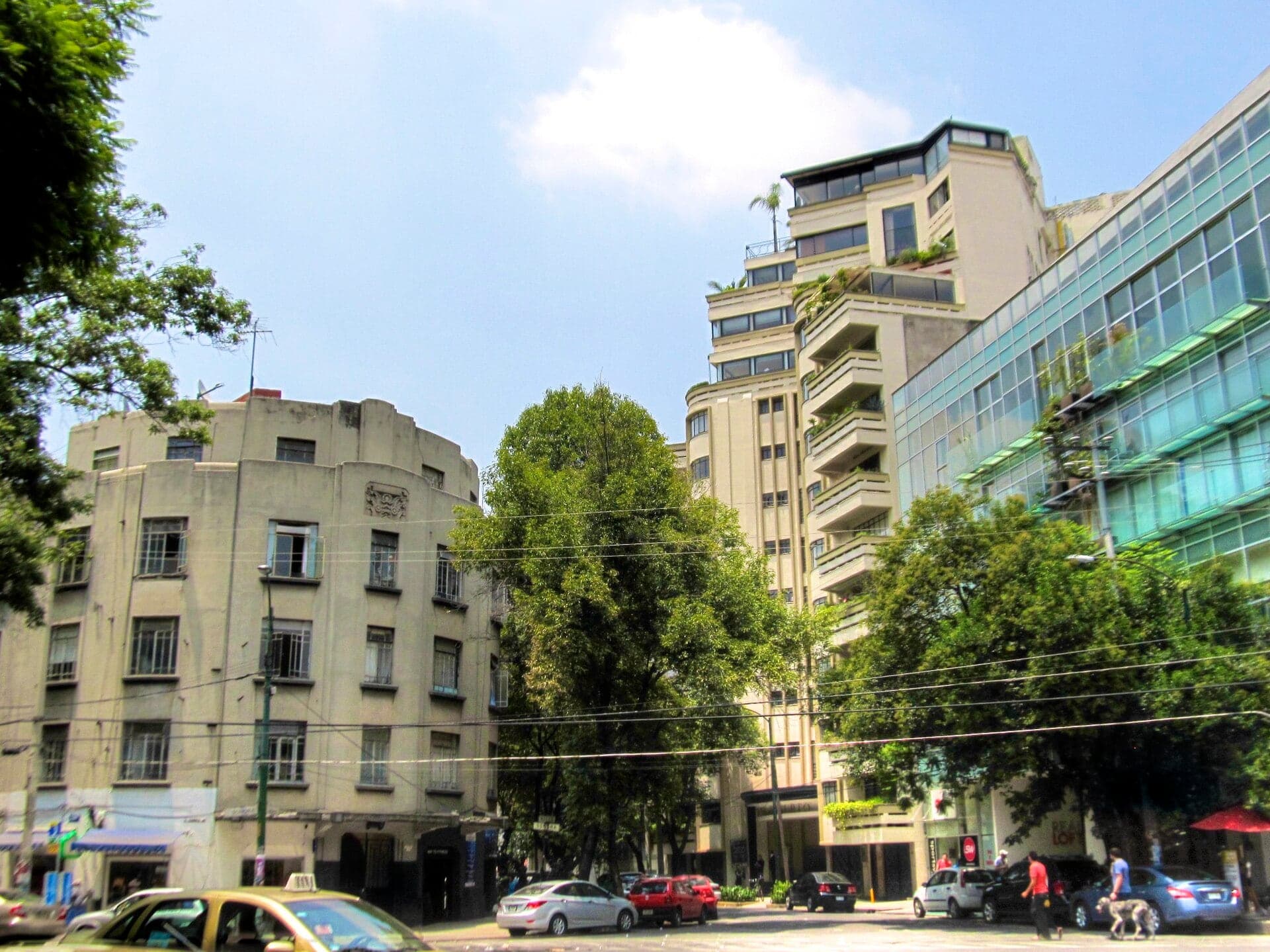Edificio Basurto: The Tower Its Residents Saved