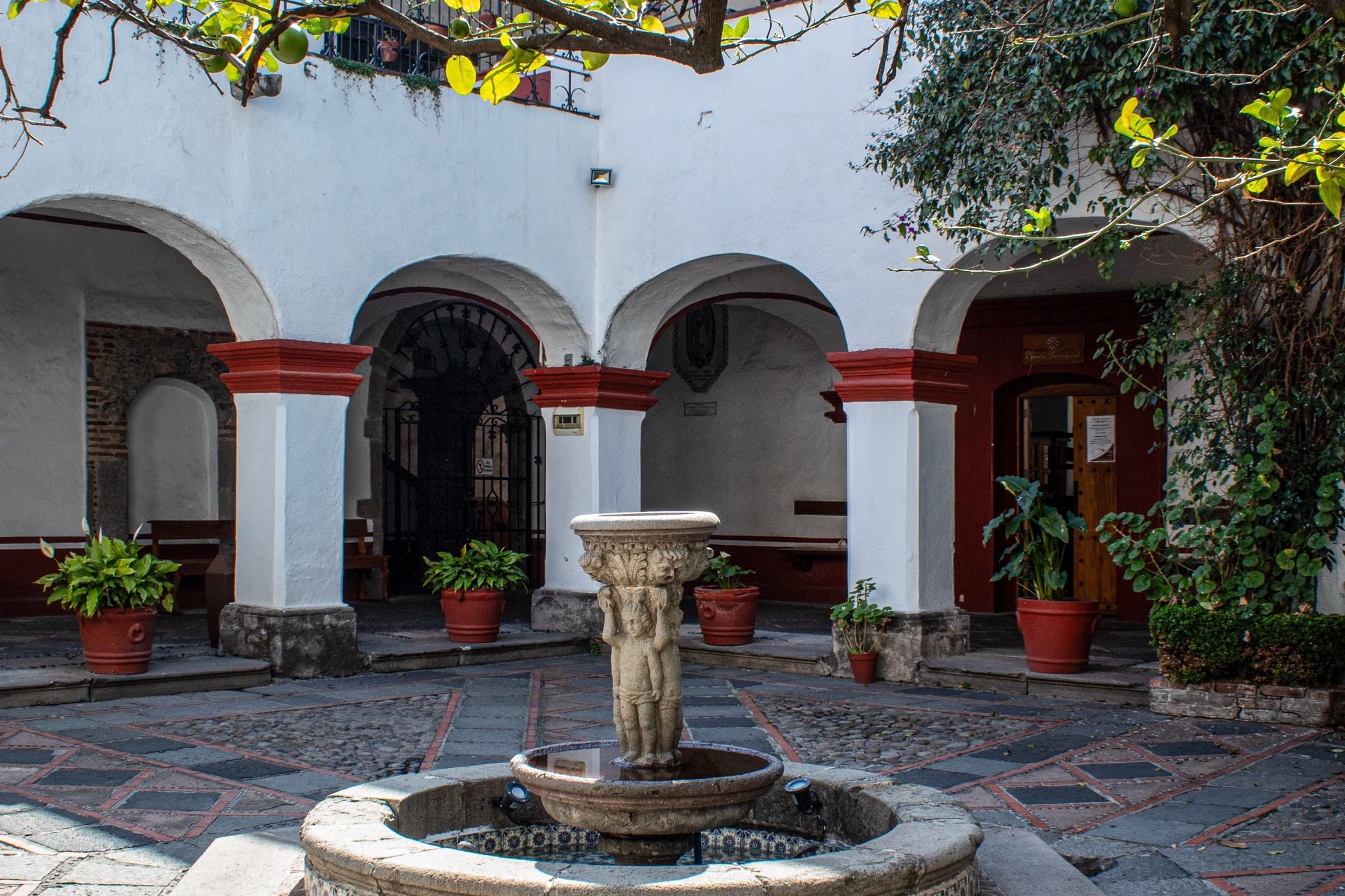 San Ángel: Carmelite Domes, Garden Walls and the O'Gorman Studios