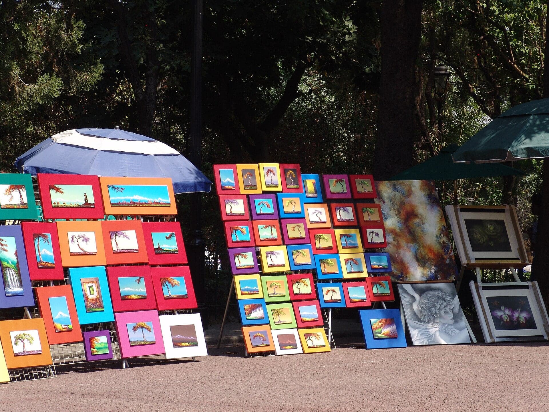 Plaza San Jacinto: Bazaar Day and Two Verdicts