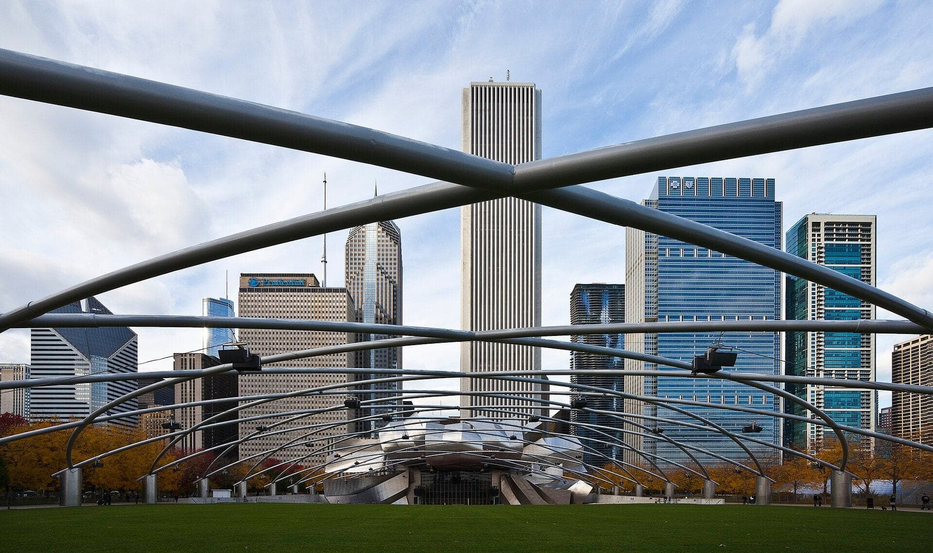Pritzker Pavilion: The Sound Hangs on Steel