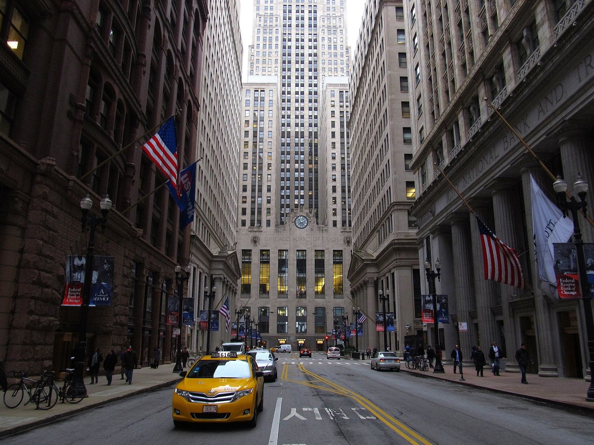 LaSalle Street: The Canyon the Zoning Cut