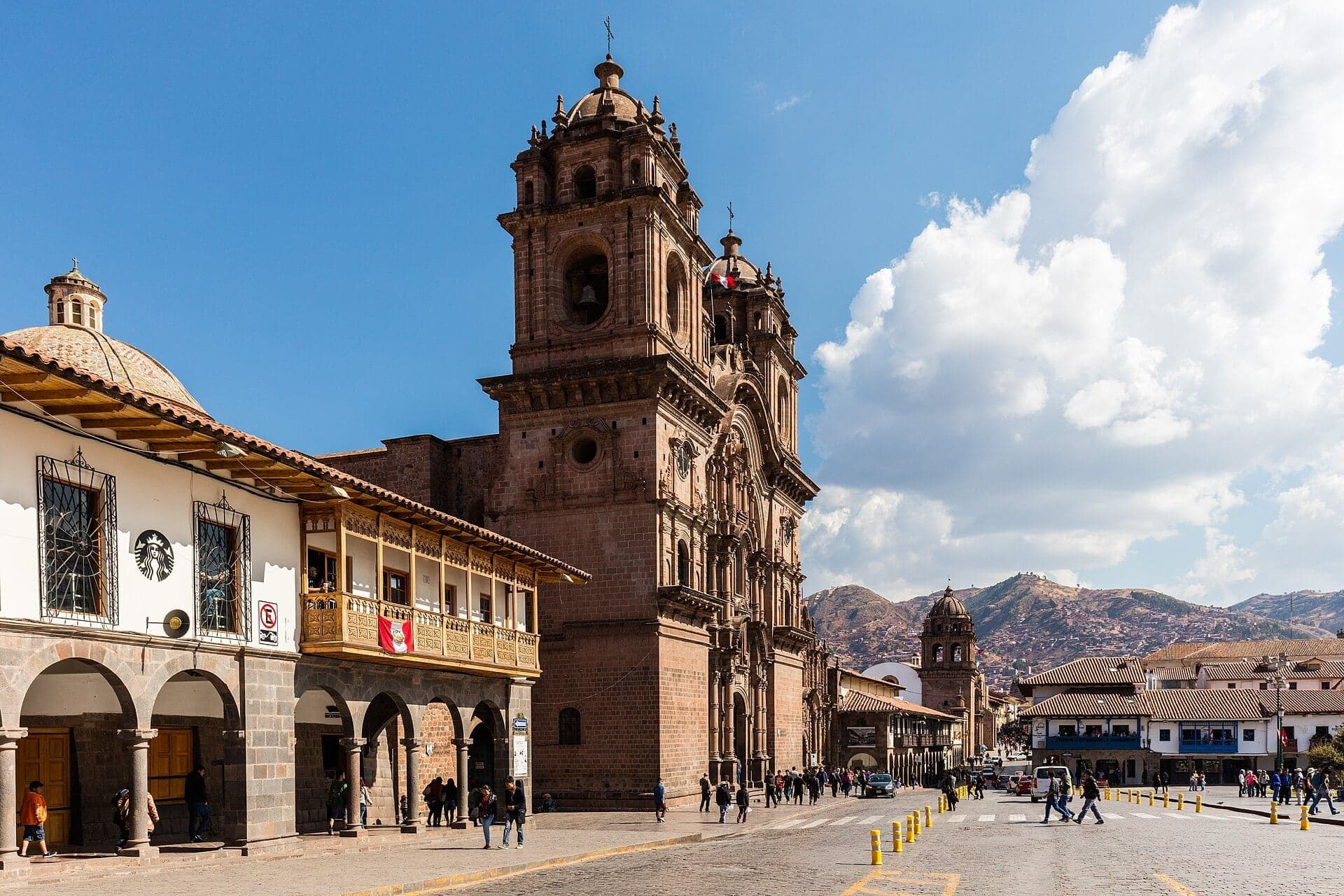 La Compañía: Built to Outshine the Cathedral